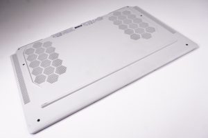 AM3Q2000611 Alienware Bottom Base Cover  Lunar Light AWX15R2-7662WHT-PUS