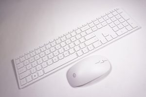 M81901-001 Hp US White Wireless Keyboard & Mouse Combo 27-CA0276Z PAVILION