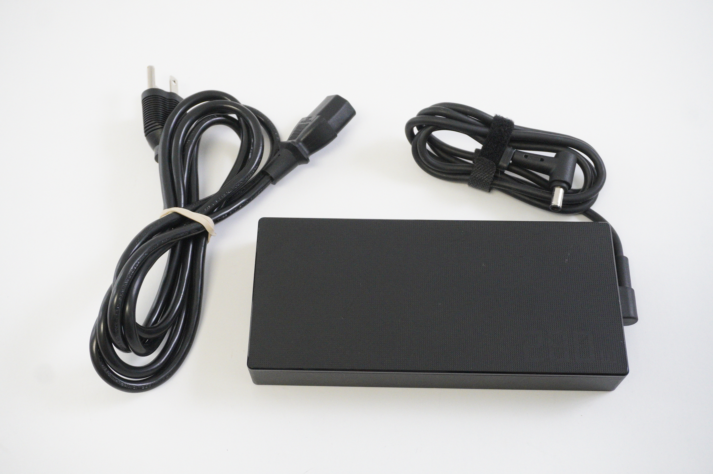 0A001-00970800 Asus 240W 20V 12A AC Adapter GU603VI-G16.I74070