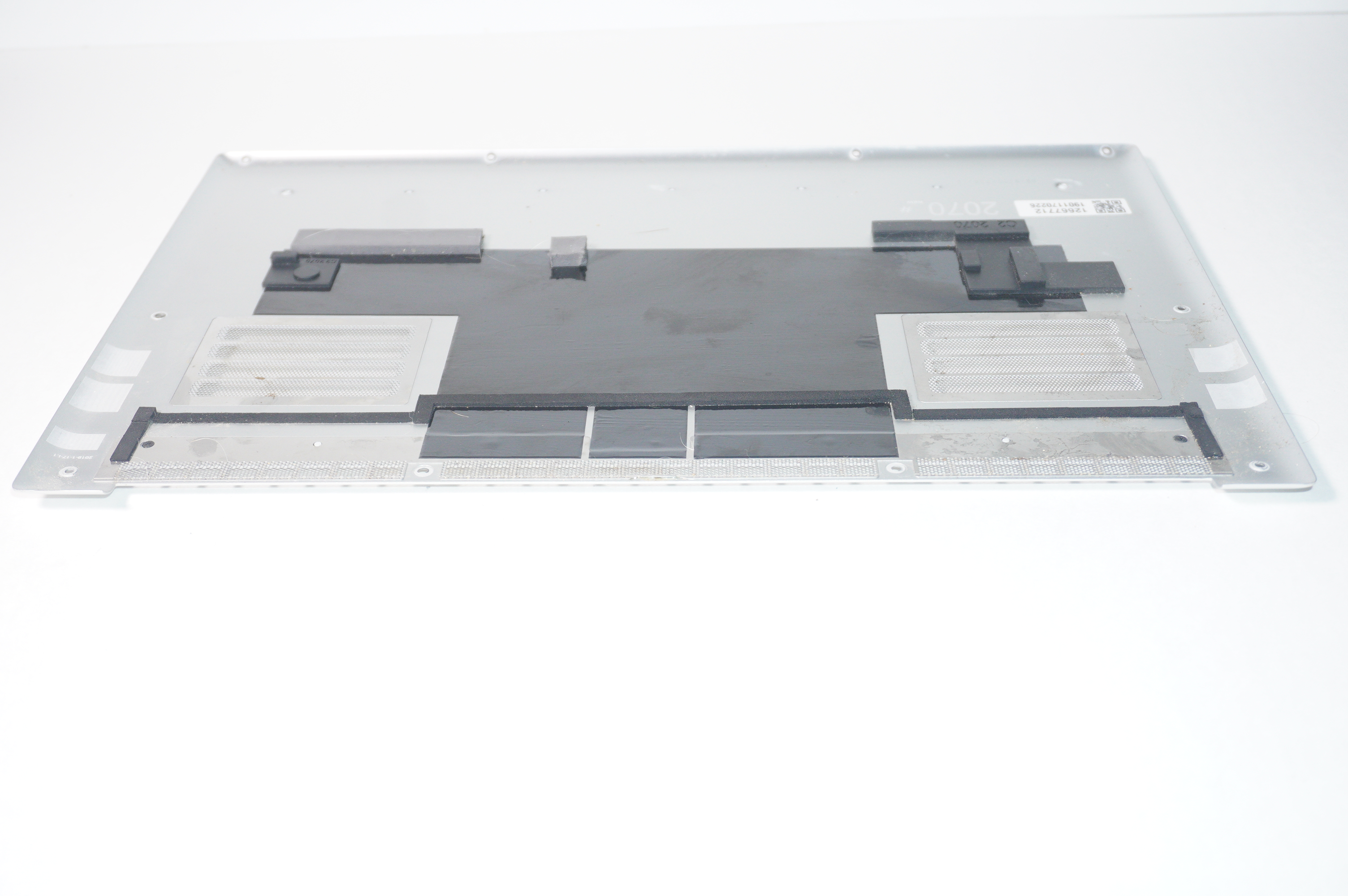 12667712-00 Razer Bottom Base Cover Silver RZ09-02886EM2-R3U1