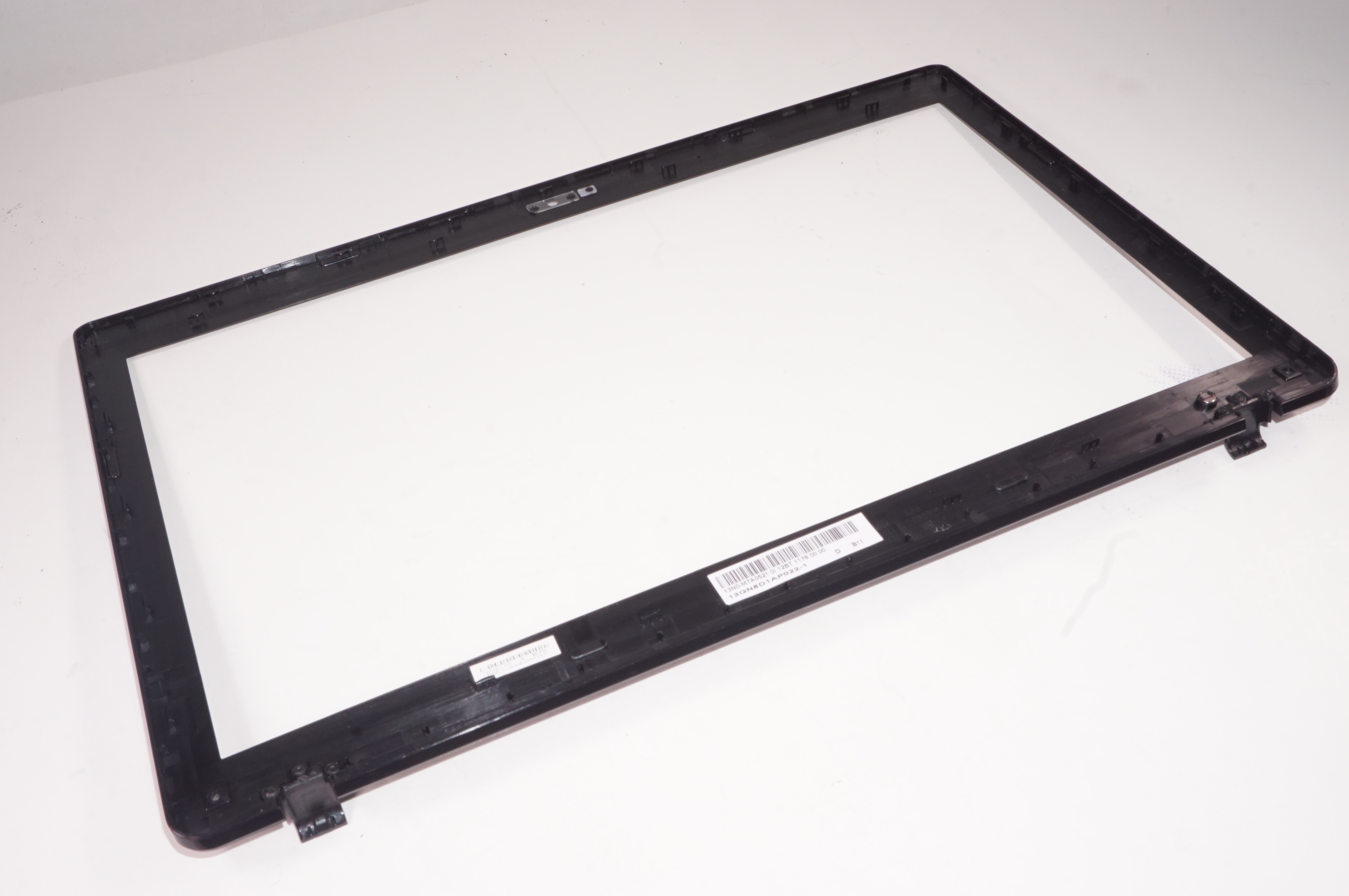 13GN8D10P022-3 Asus LCD Front Bezel