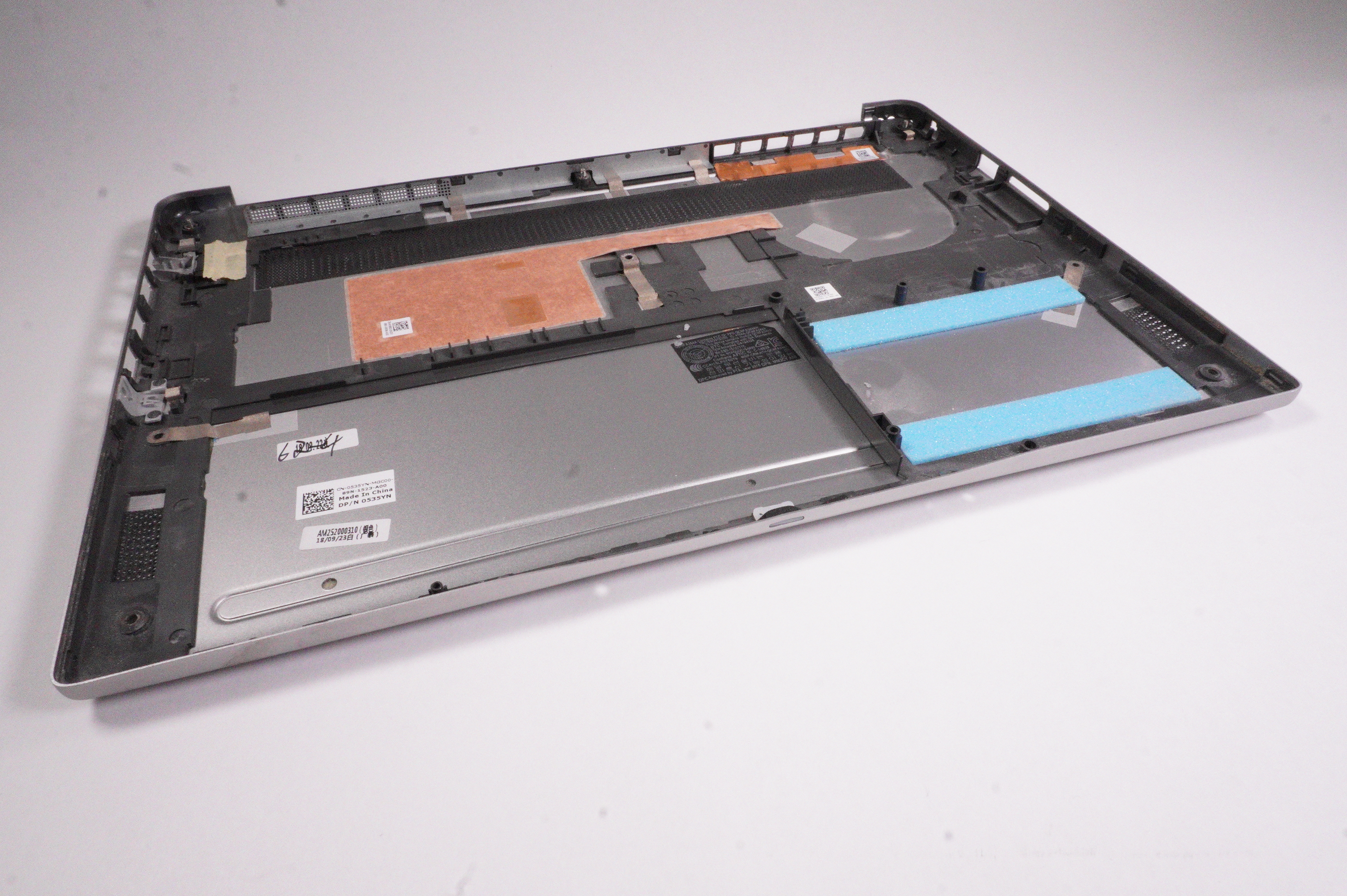 AM252000310 Dell Bottom Base Cover INSPIRON-7472-I7-8550U