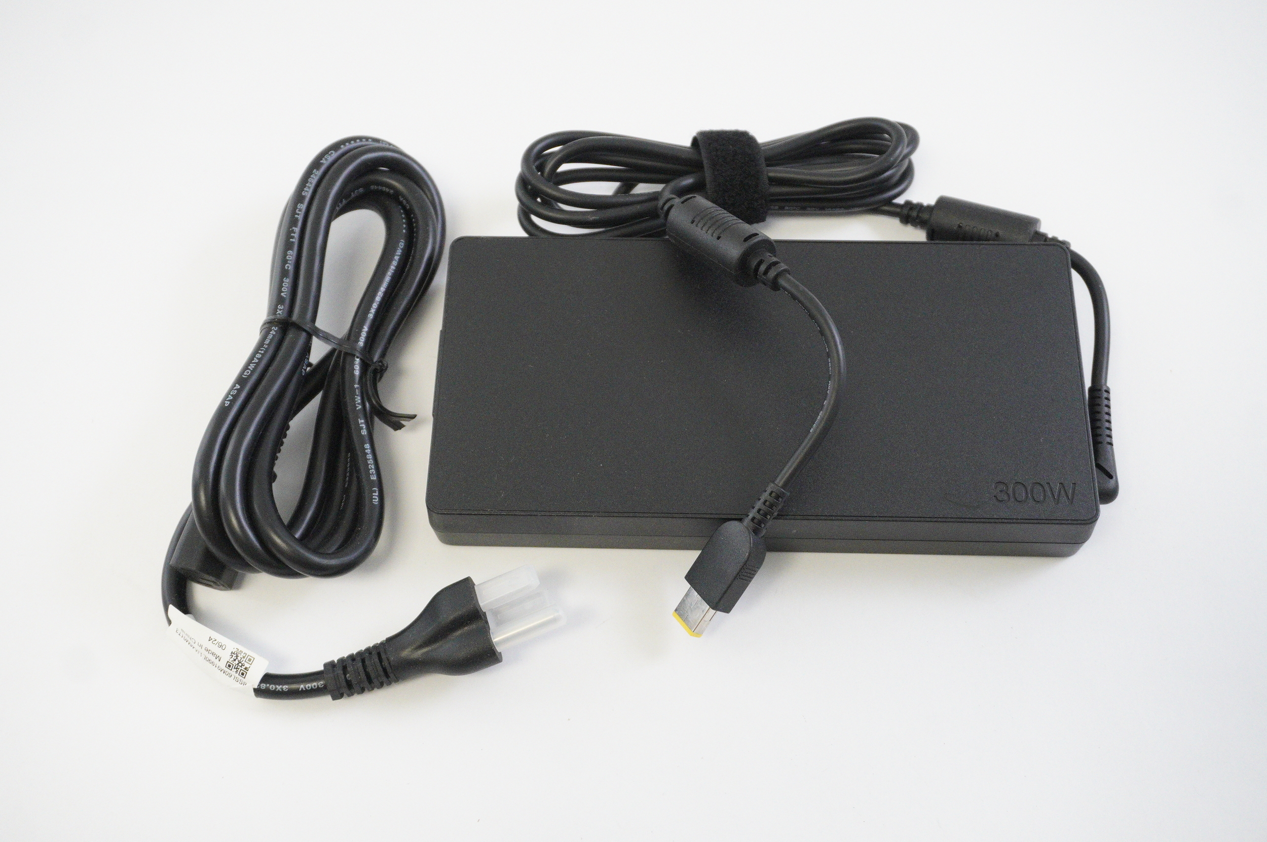 5A11H02887 Lenovo 300W 20V 15A AC Adapter 83DFX007US LEGION PRO 5 16IRX9