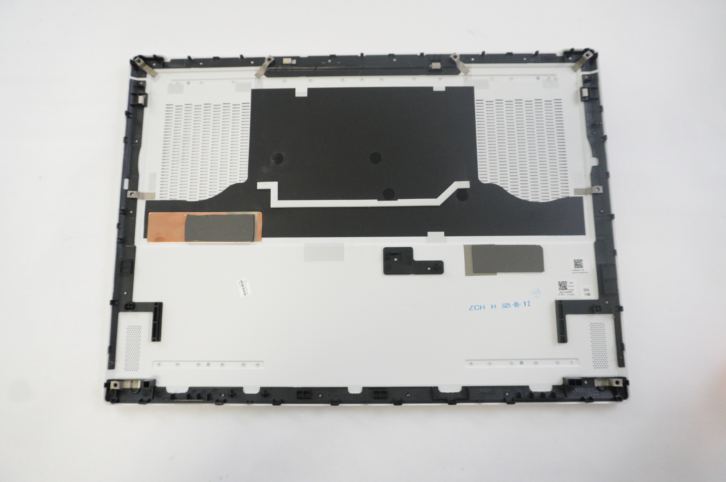 5CB1S50726 Lenovo Bottom Base Cover Glacier White 83KY0007US LEGION 7 16IAX10