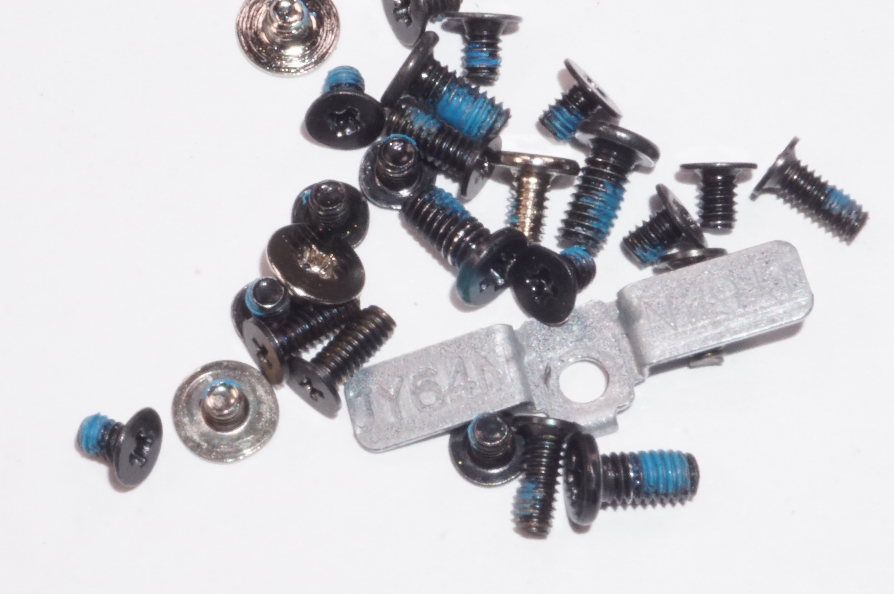 631846810876 Dell Screw Kits I7586-7205BLK-PUS