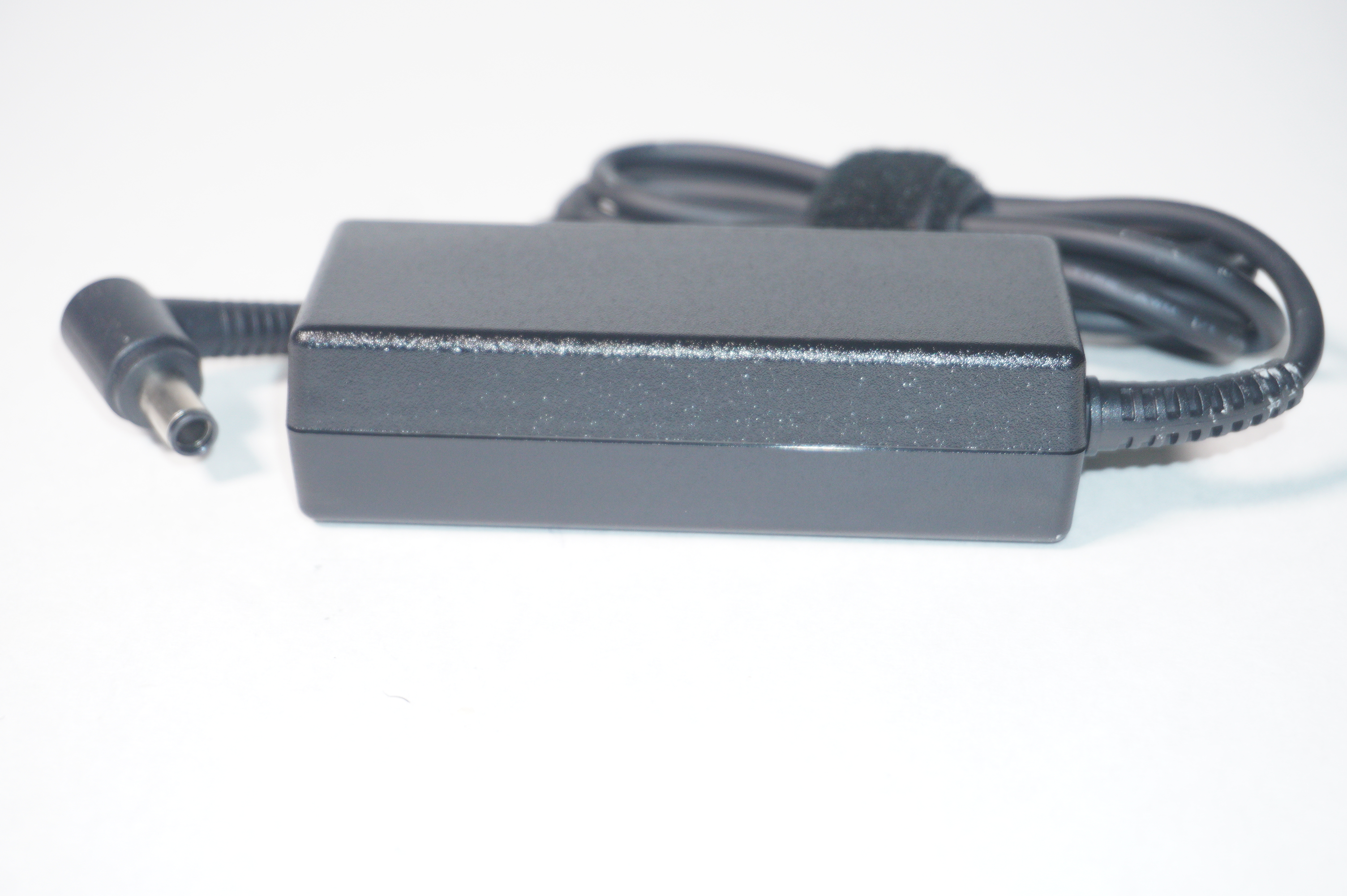 806246-001 Hp 65W 19.5 V 3.33 A Ac Adapter