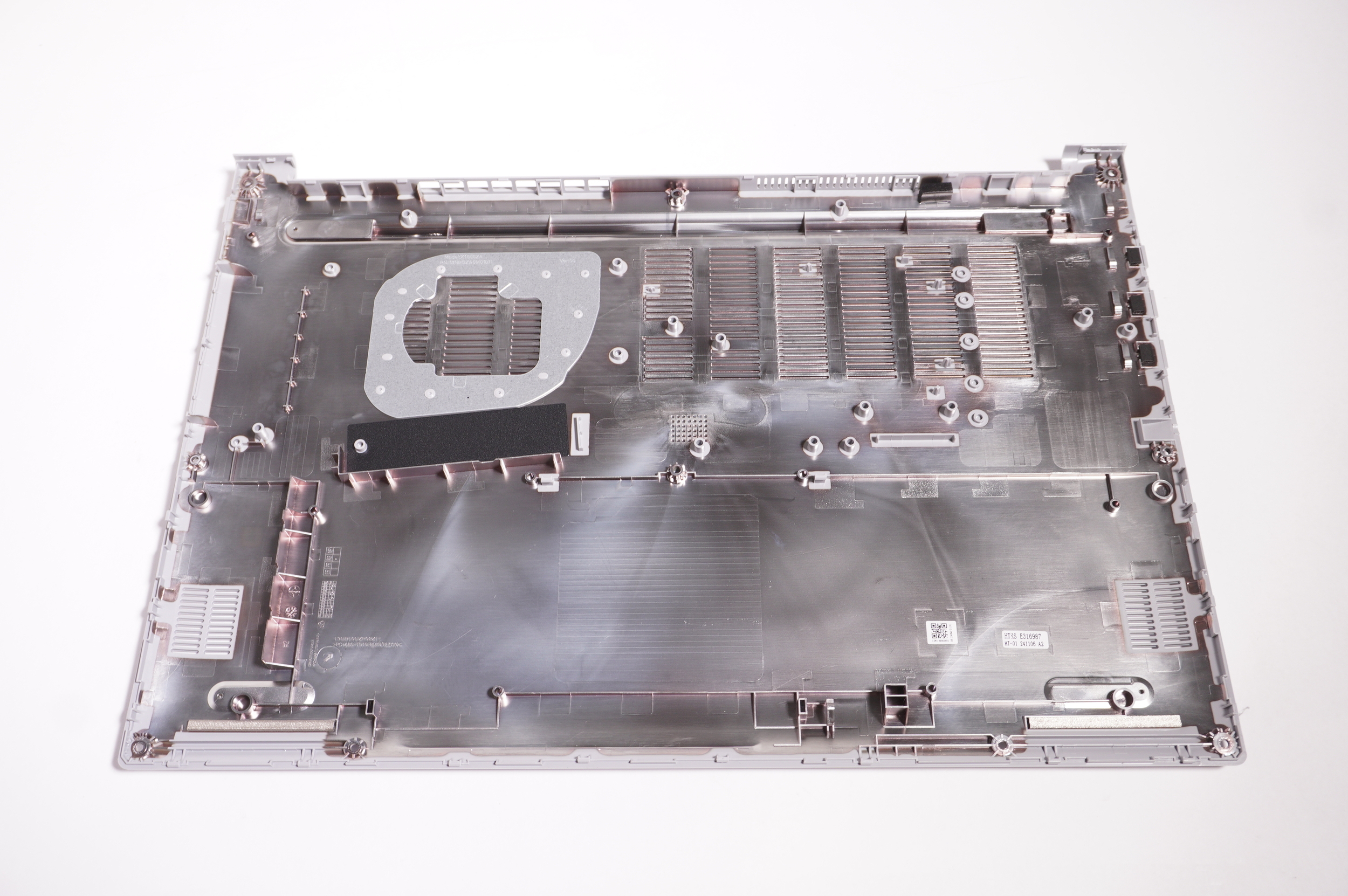 90NB10N3-R7DP10 Asus Bottom Base Cover Cool Silver F1605VA-BS74