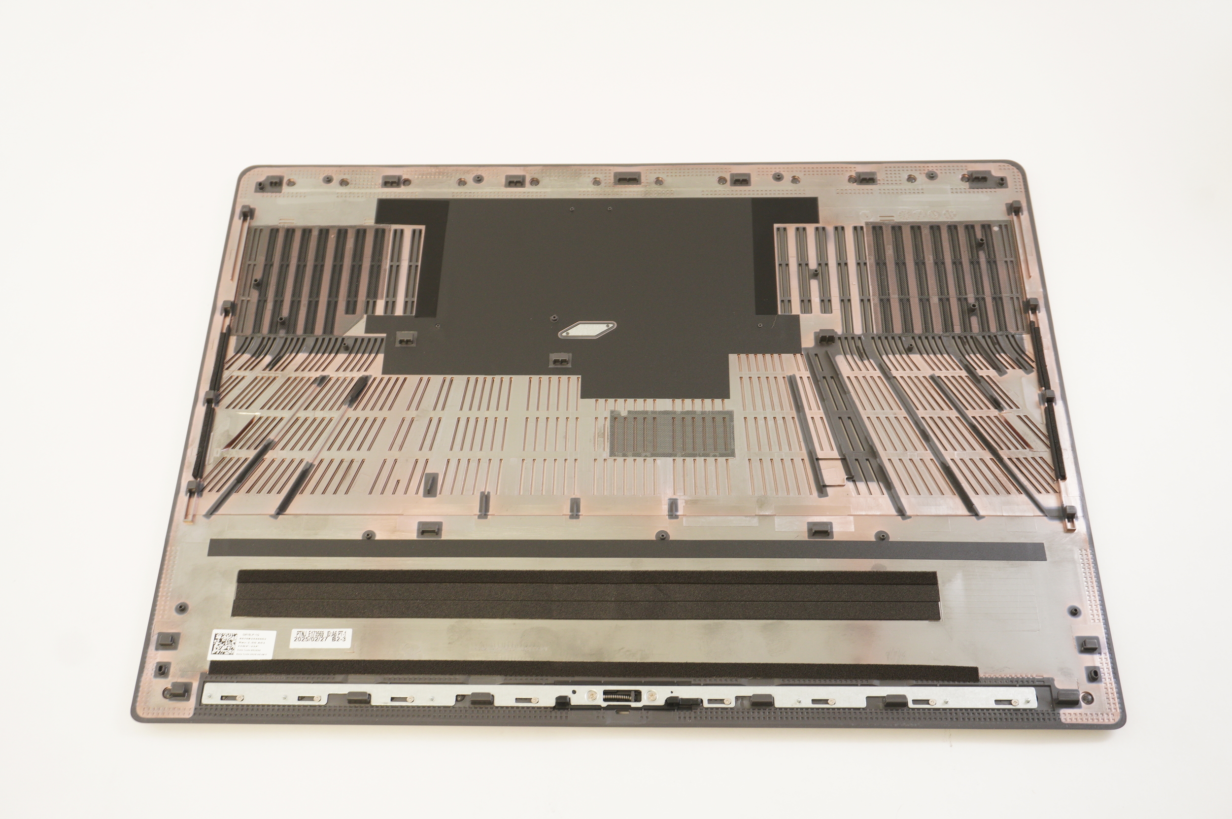 90NR0LK2-R7DP11 Asus Bottom Base Cover G815LW-G18.U95080