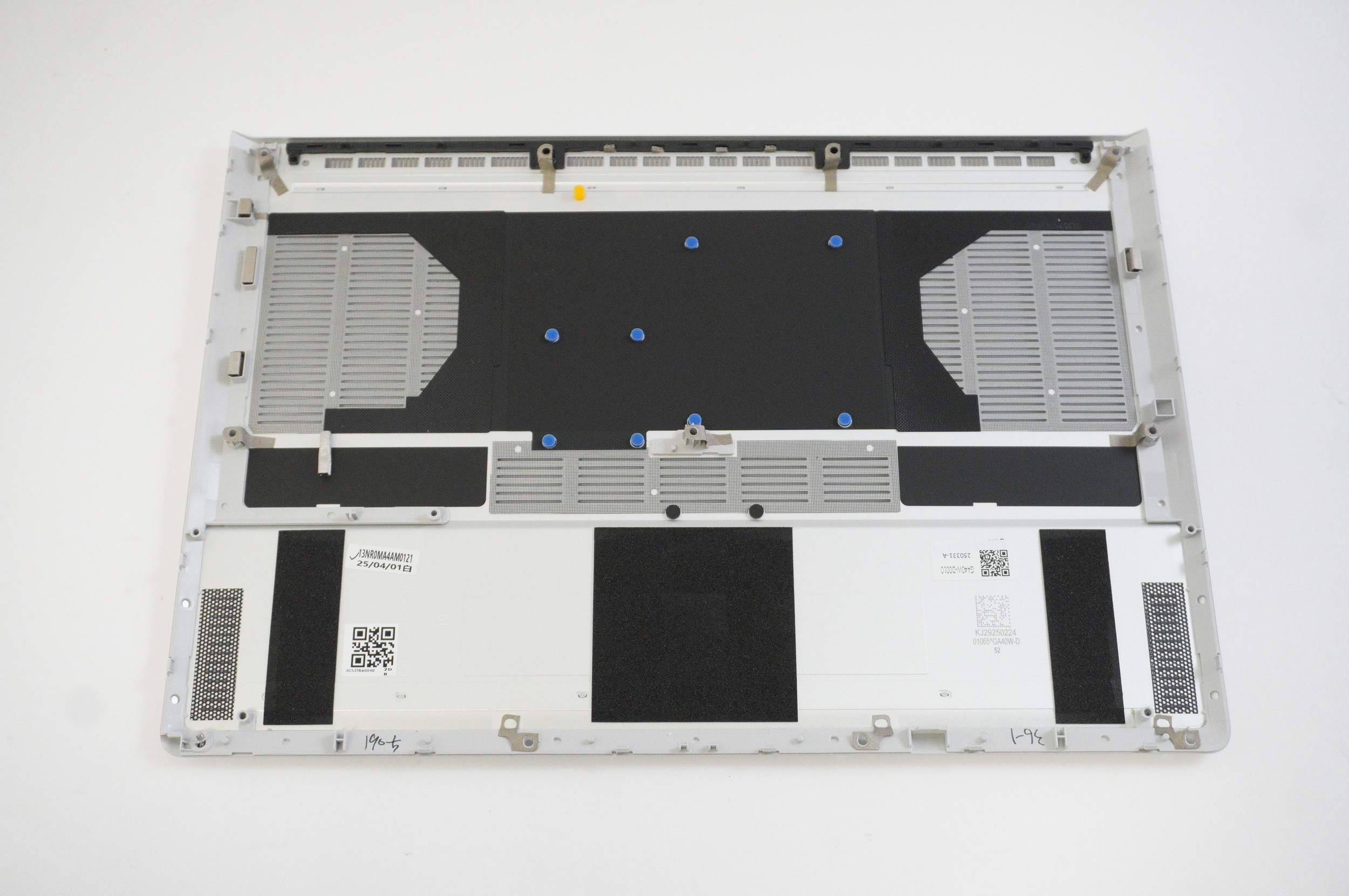 90NR0MA4-R7DM11 Asus Bottom Base Cover Platinum White GA403WR-G14.R95070TI