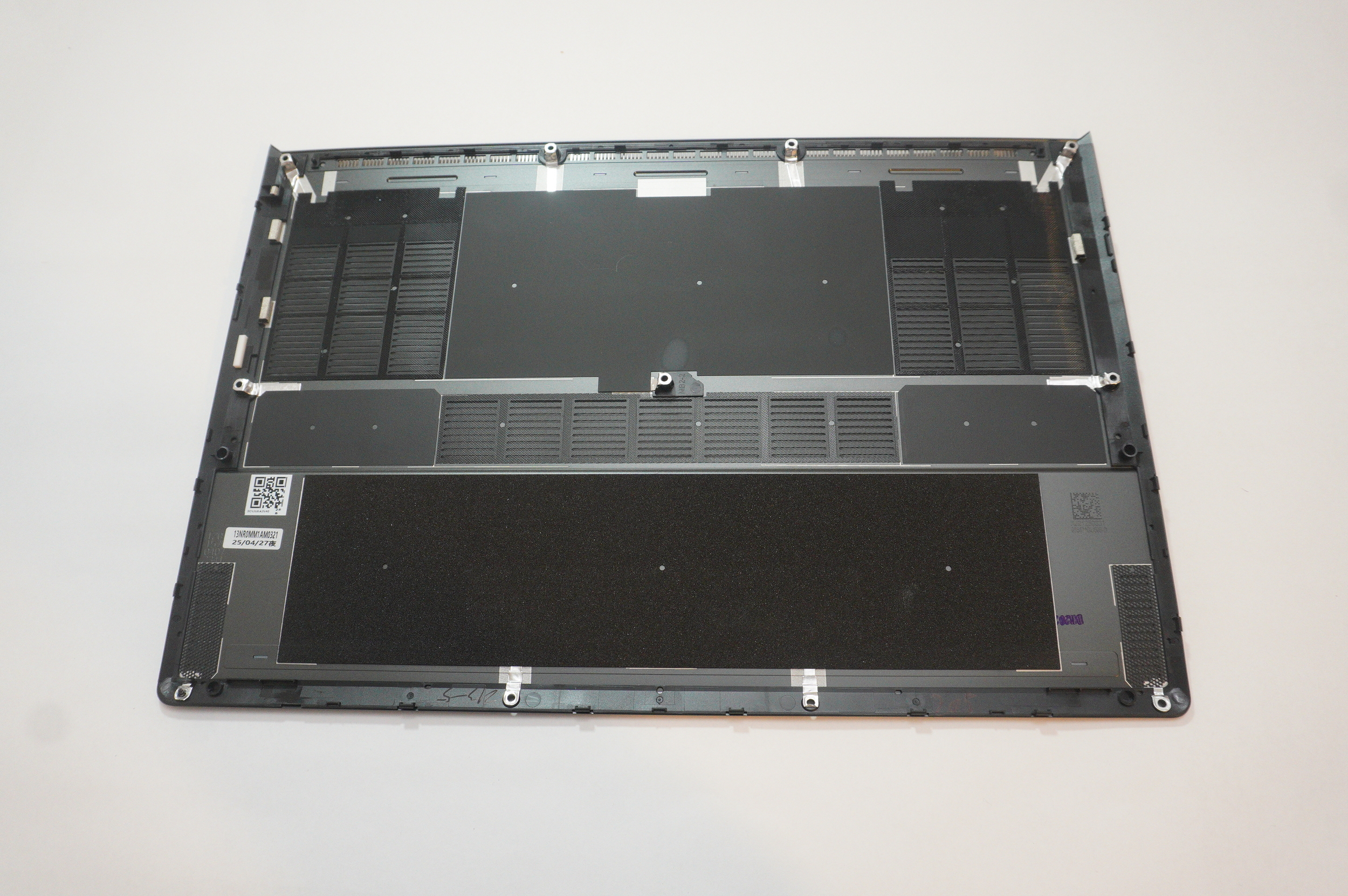 90NR0MM1-R7DM10 Asus Bottom Base Cover Eclipse Gray GU605CP-G16.U95070