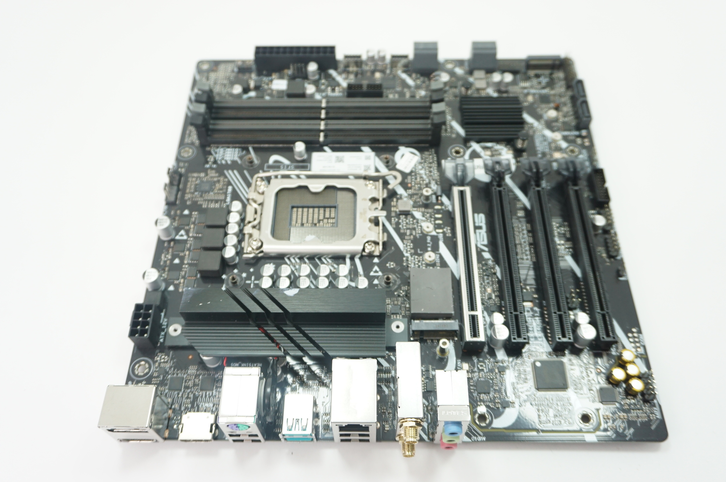 90PF04T0-PM0090 Asus Intel Socket LGA 1700 DDR5 Motherboard G16CHR-IS766