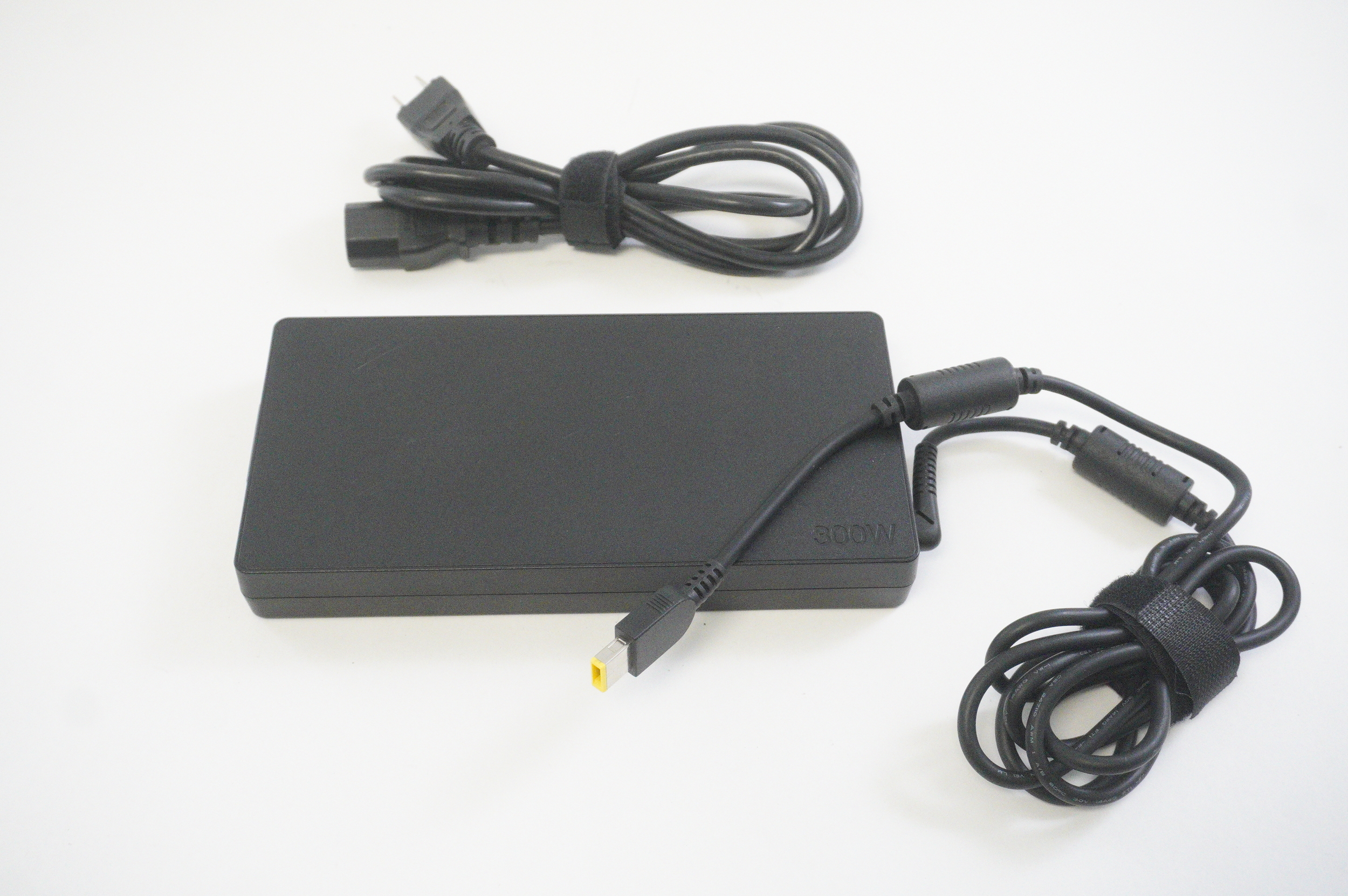 ADL300SLC3A Lenovo Slim 20V 15A 300W AC Adapter