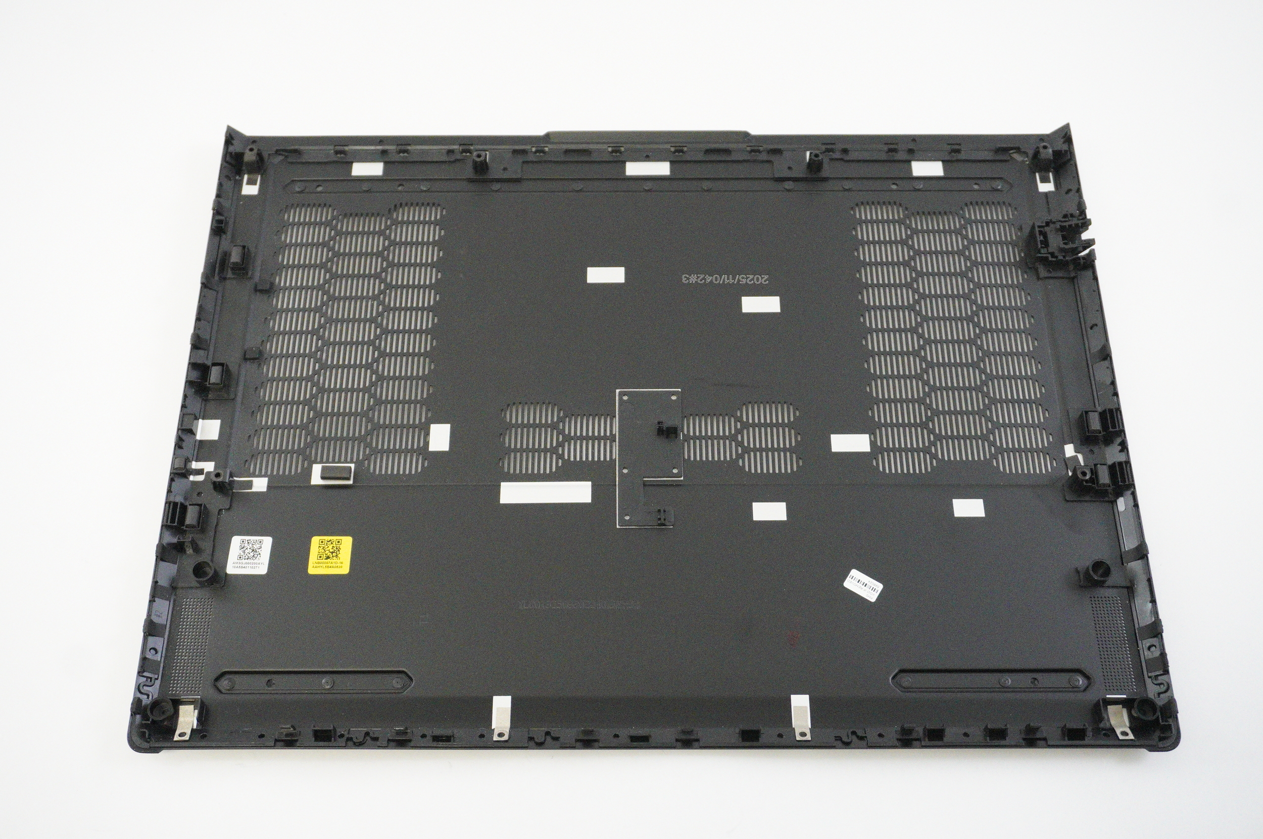 AM3GJ000200AYL Lenovo Bottom Base Cover Eclipse Black 83F50053US LEGION PRO 7 16IAX10H