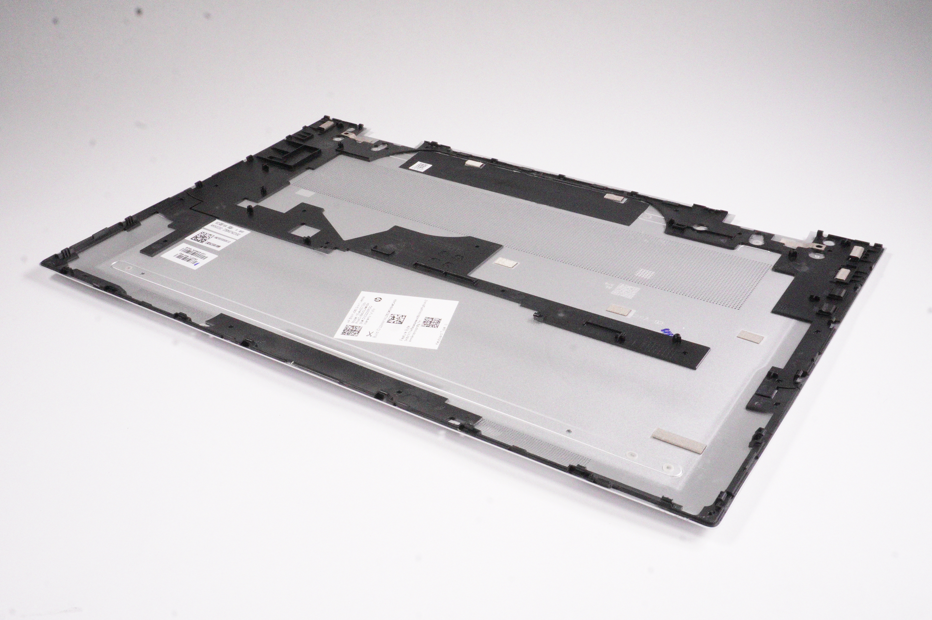 AM3RS000810 Hp Bottom Base Cover Natural Silver 15-EW0013DX