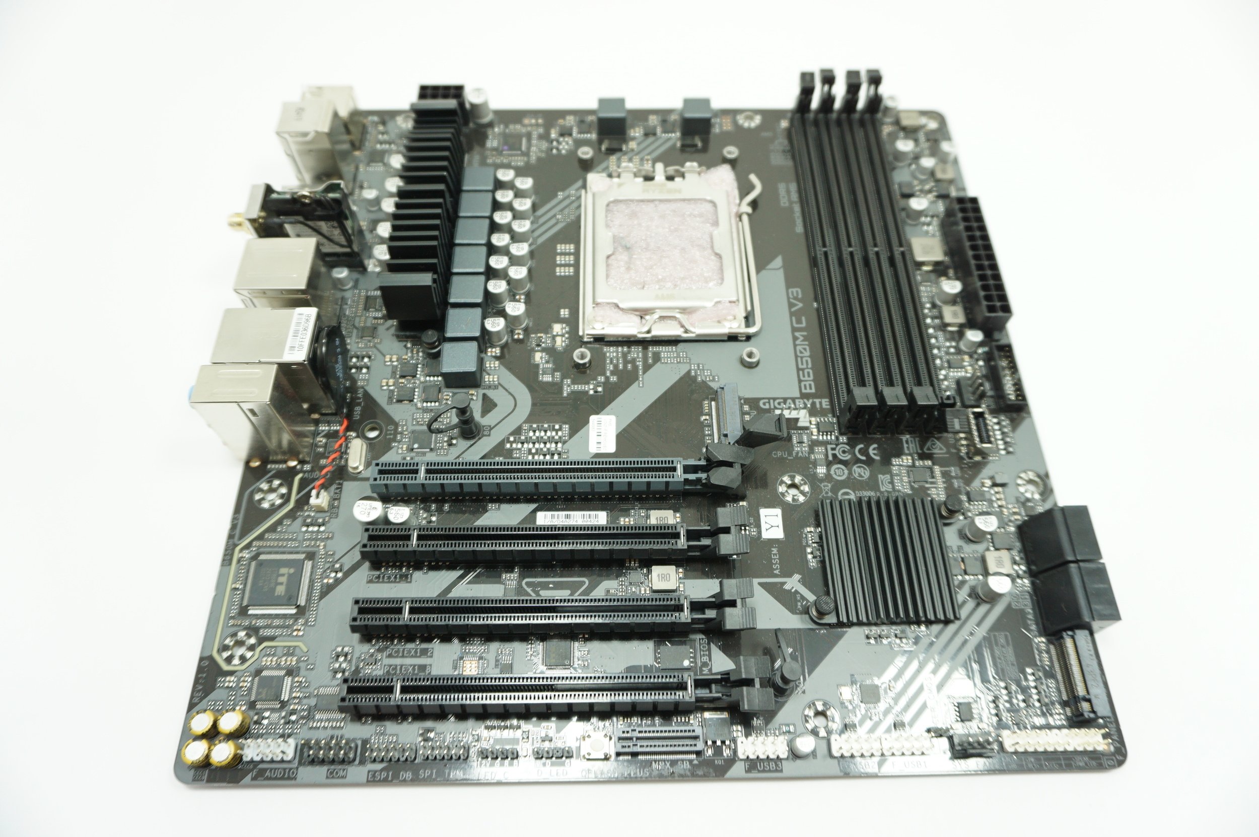 B650MCV3 GigaByte AMD Socket AM5 LGA 1718 DDR5 M-ATX Motherboard