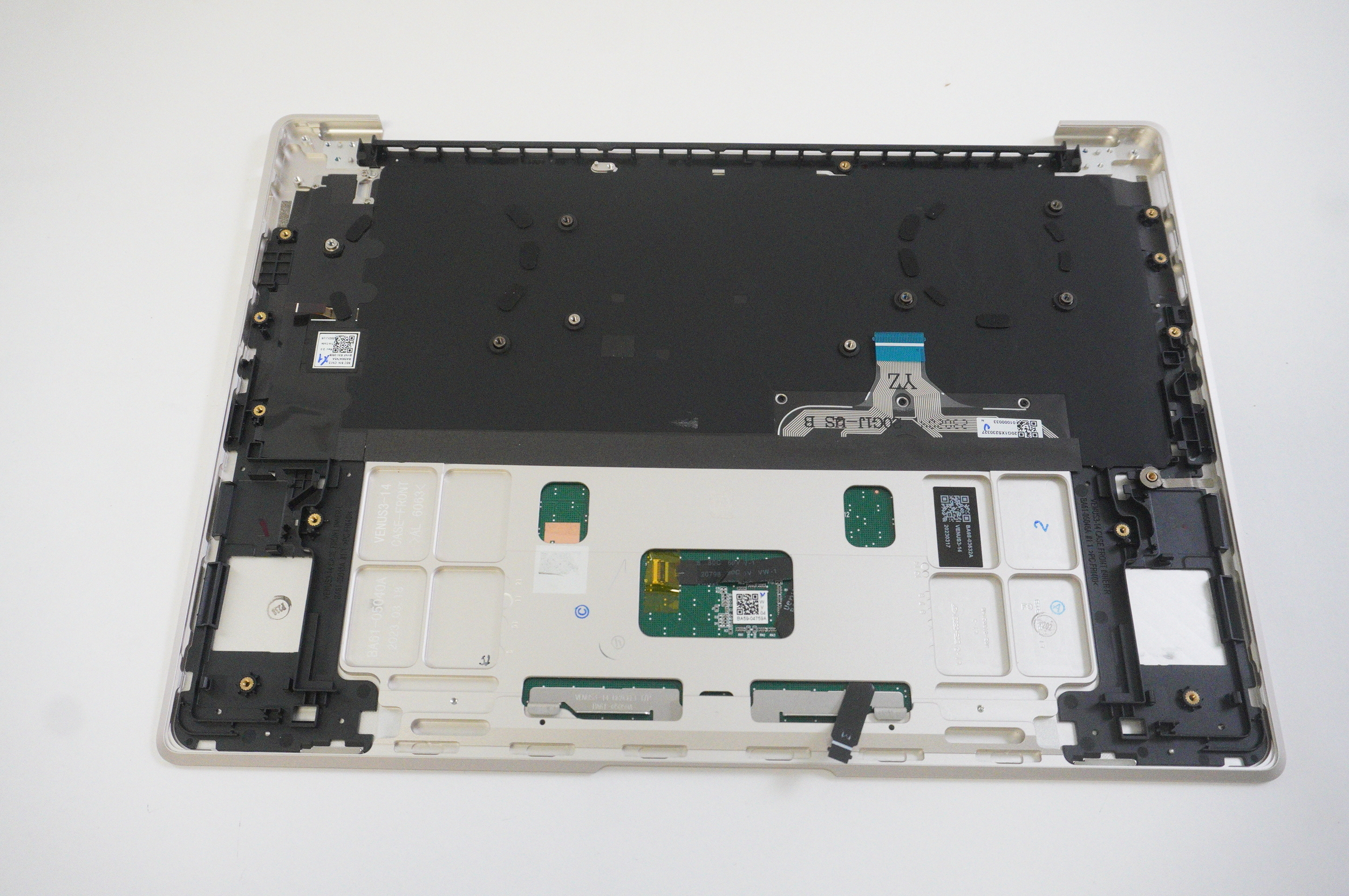 BA98-03632A Samsung US Palmrest Keyboard Silver NP940XFG-KA2US NP940XFG-KA1US