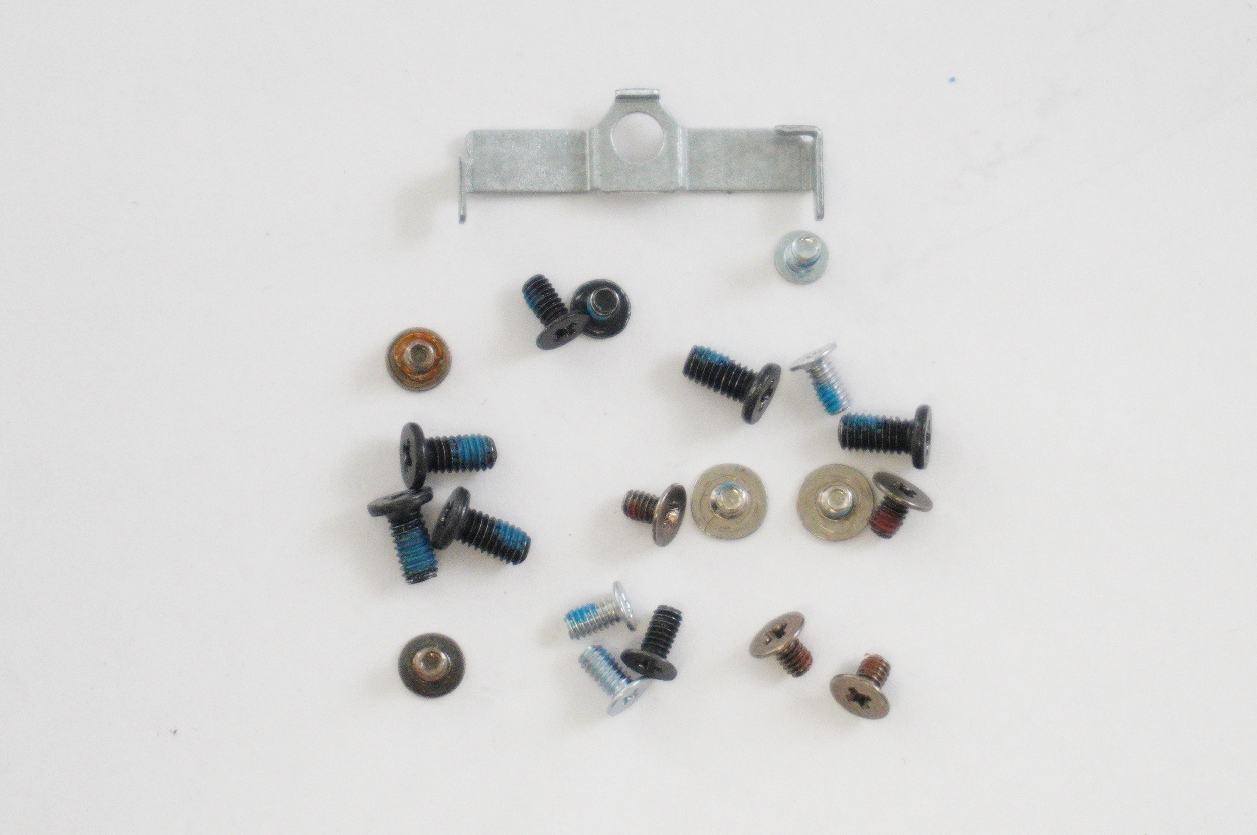 CPS-97707 Dell Screws Kit I7440-5022BLU-PCA