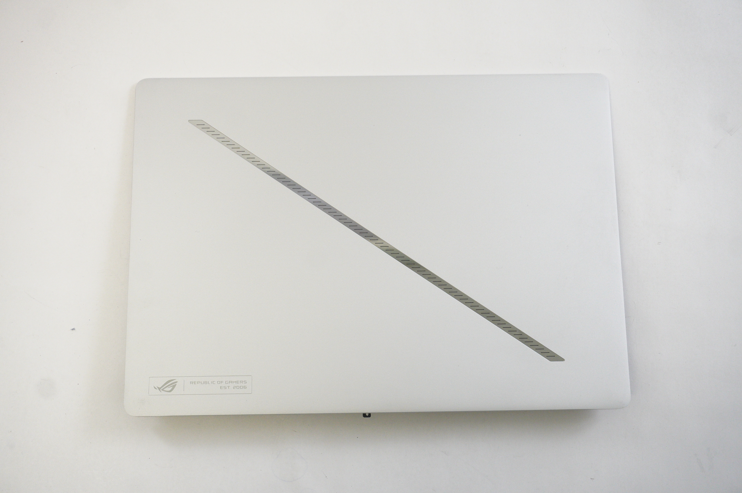 E475341 Asus 14 inches OLED 3K Platinium White 120Hz LCD Assembly GA403UI-G14.R94070
