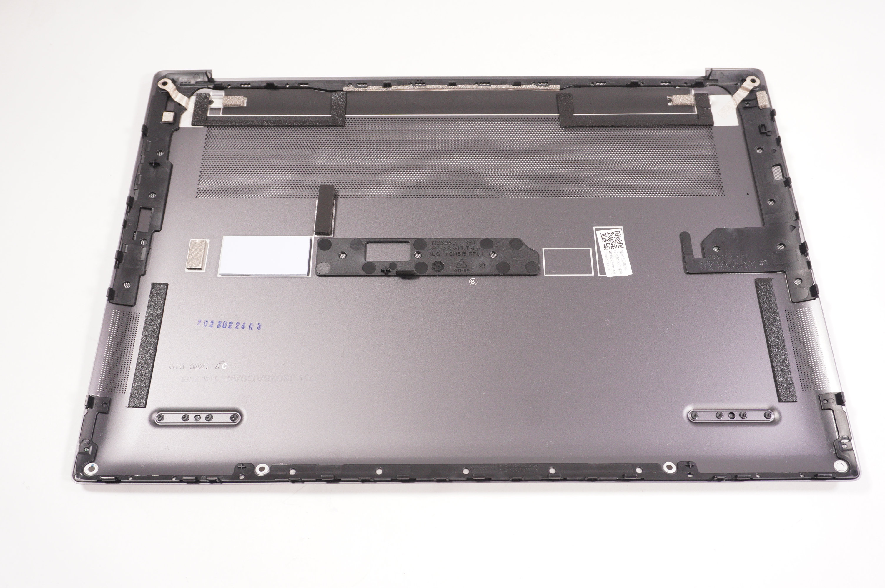 HQ2073137B000 Lenovo Bottom Base Cover Storm Grey 83AX0000US