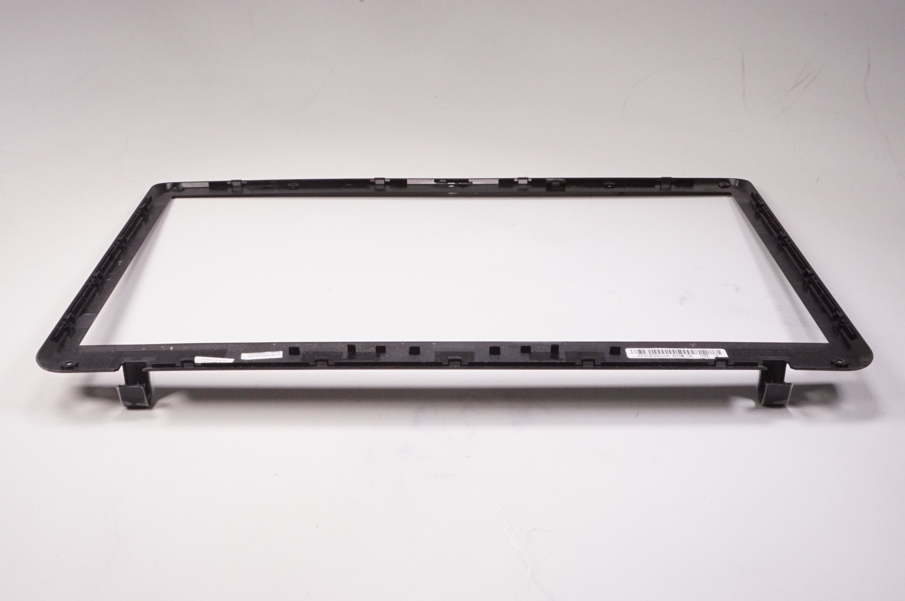 K000099400 Toshiba Lcd Front Bezel L675-S7108