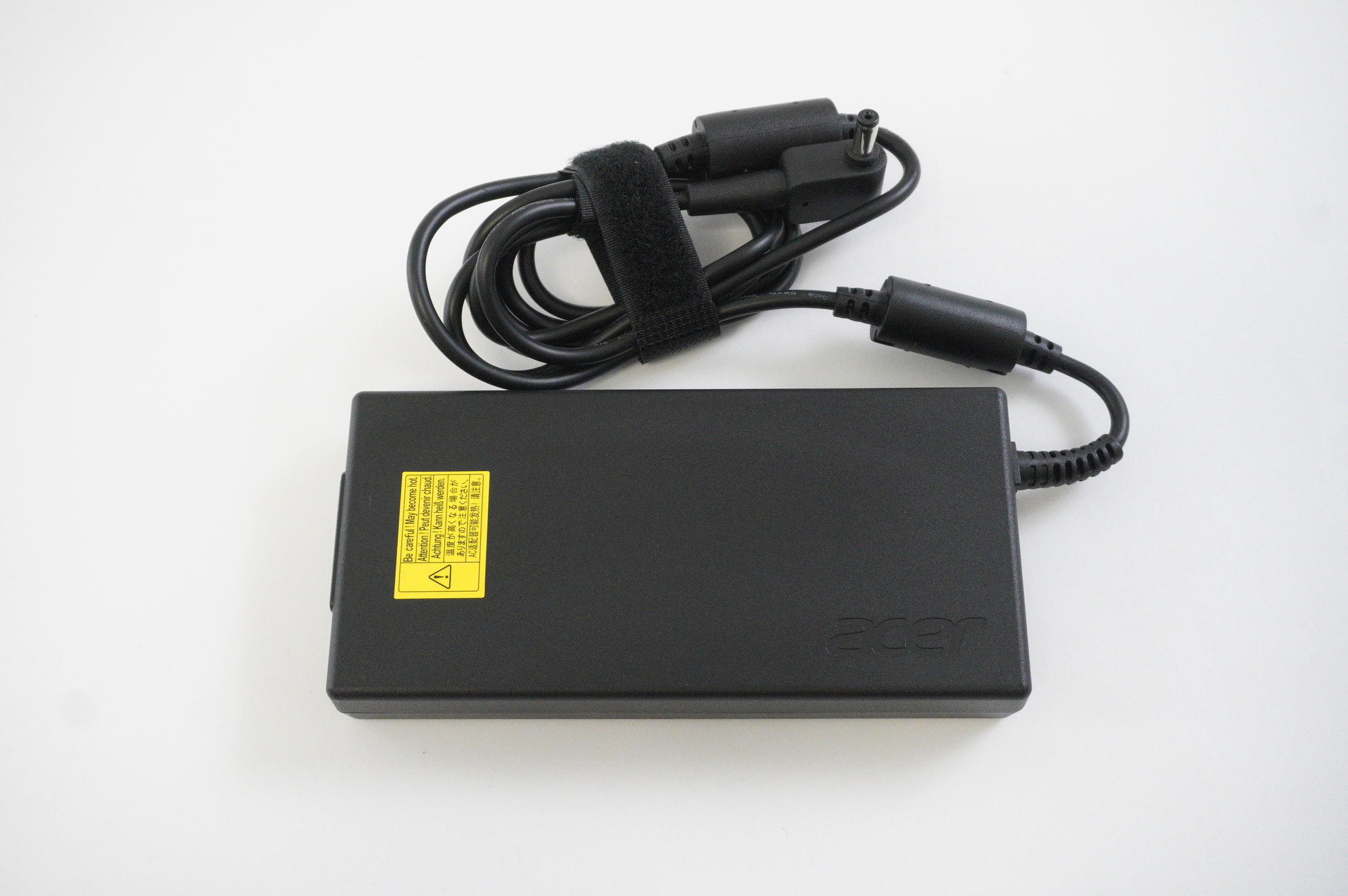 KP.23003.002 Chicony 230 Watts 19.5 Voltage 11.8 Amps PHN16S-71-98RF PHN16S-71-91AW