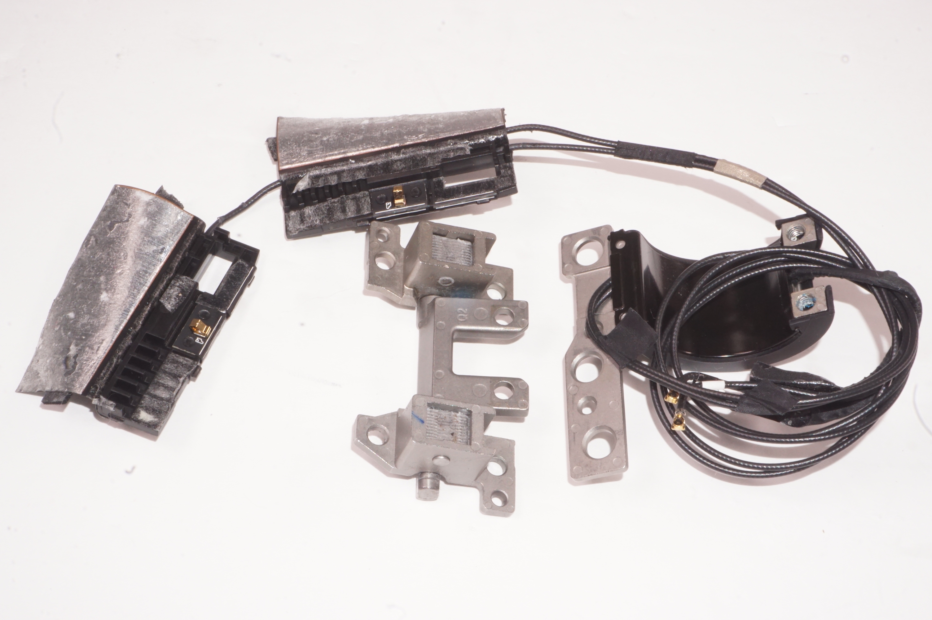 L12784-001 Hp SPS-HINGE R W/ ANTENNA 17-AP020NR