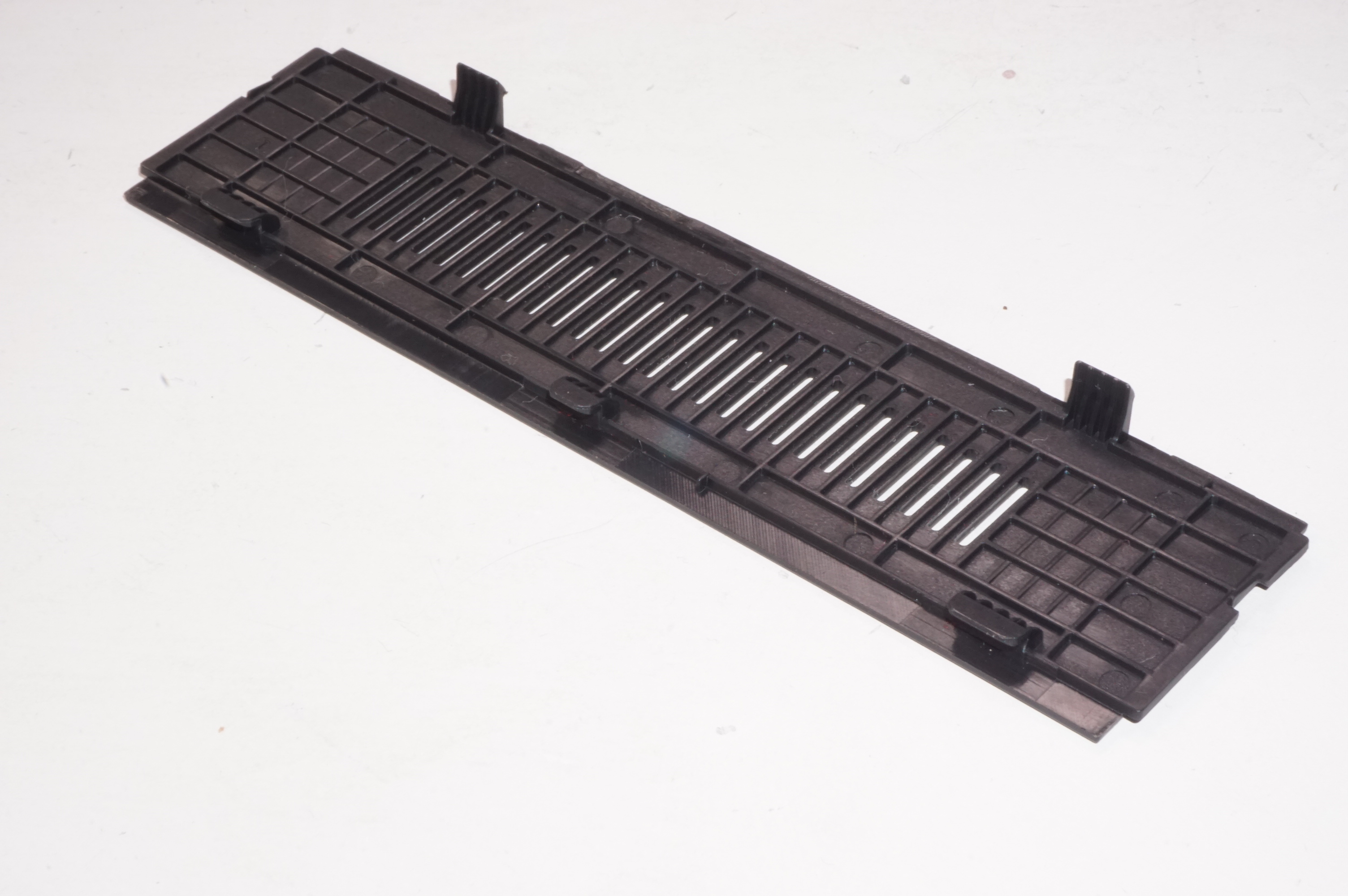 L15729-002 Hp Hinge Cover 24-F0014