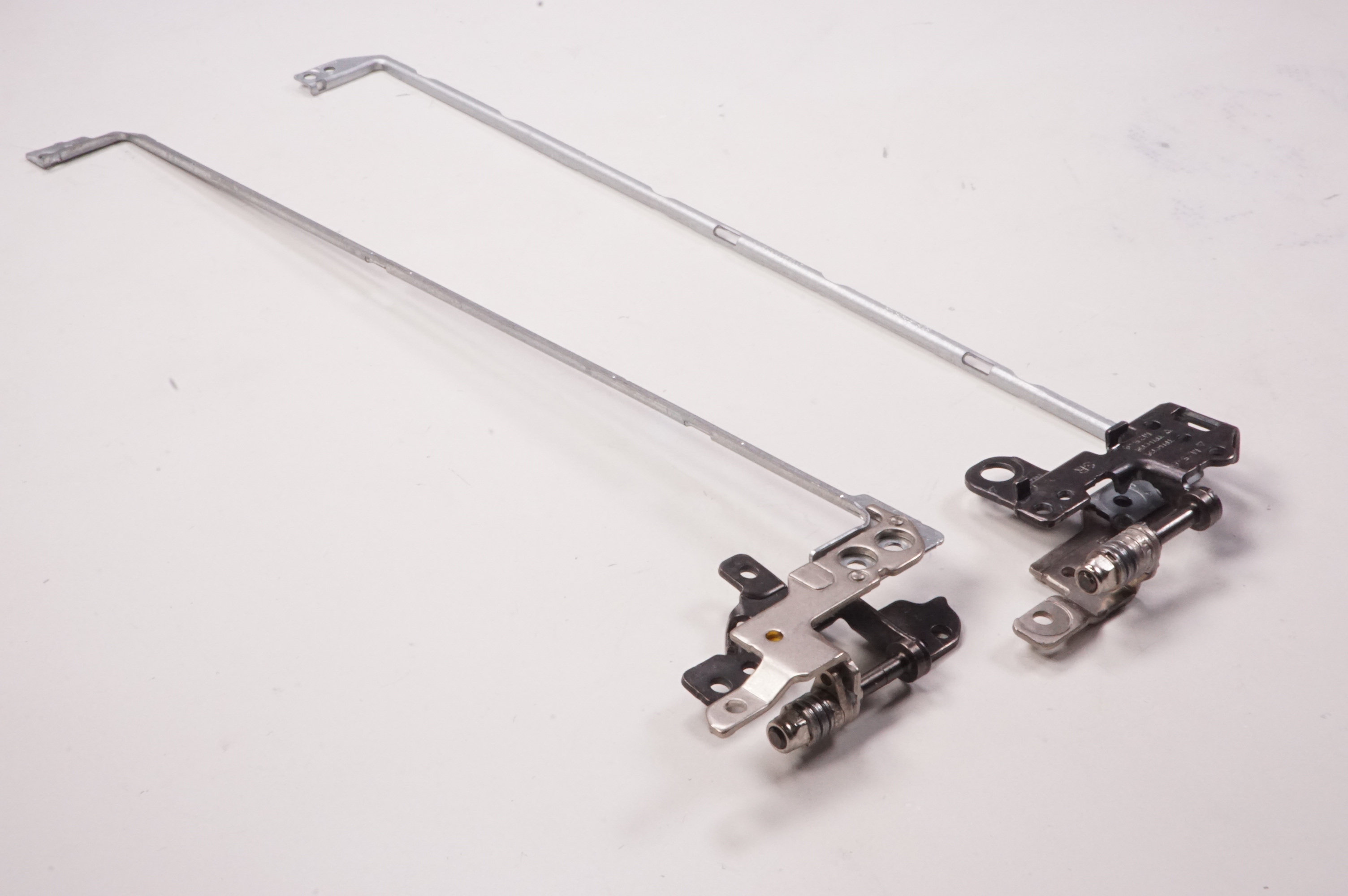 AM129M0004 Hp Hinges Kit Left & Right 15-DB0011DX