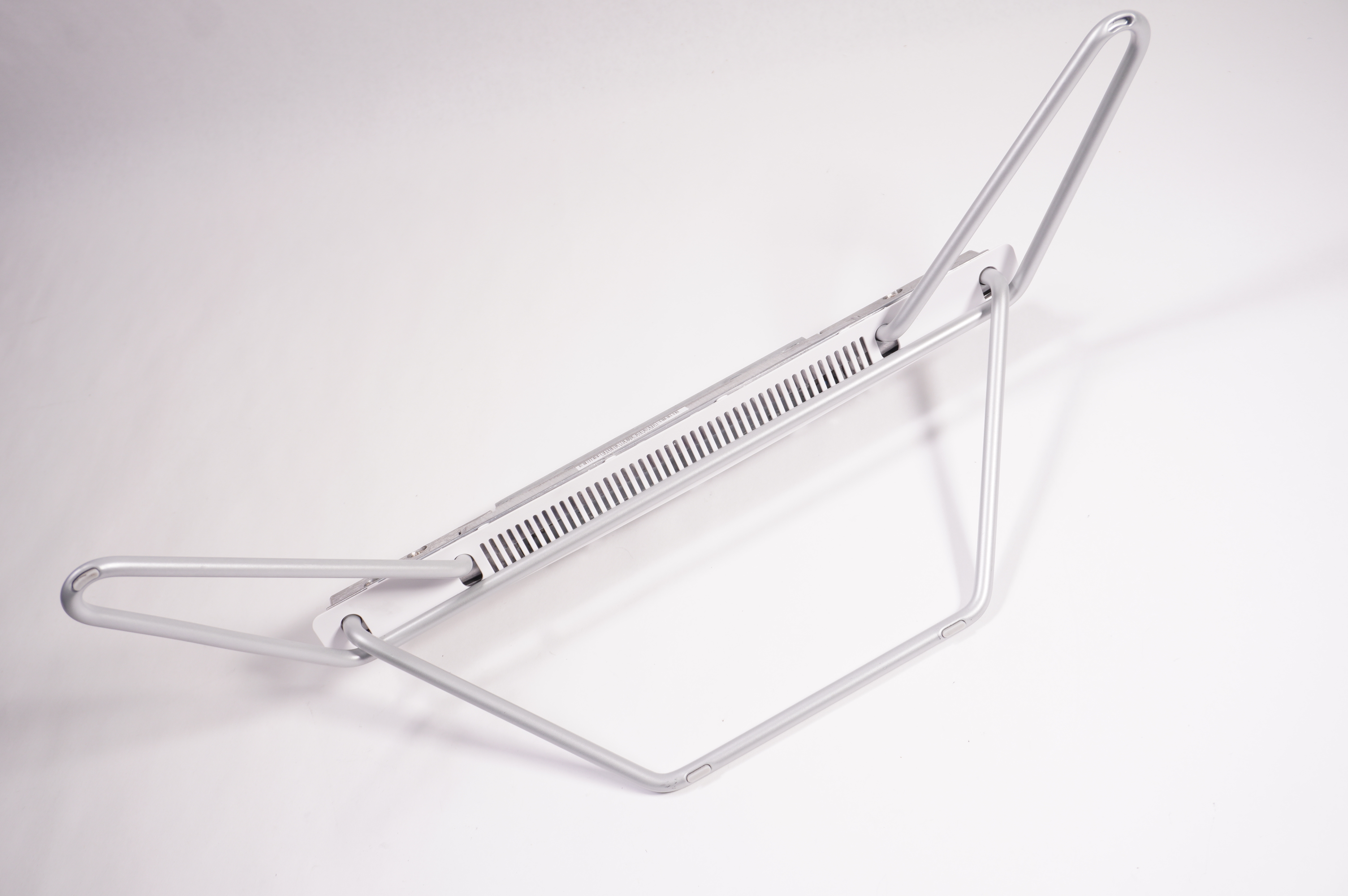 M87061-001 Hp Stand White 27-CB0244 24-DP0224