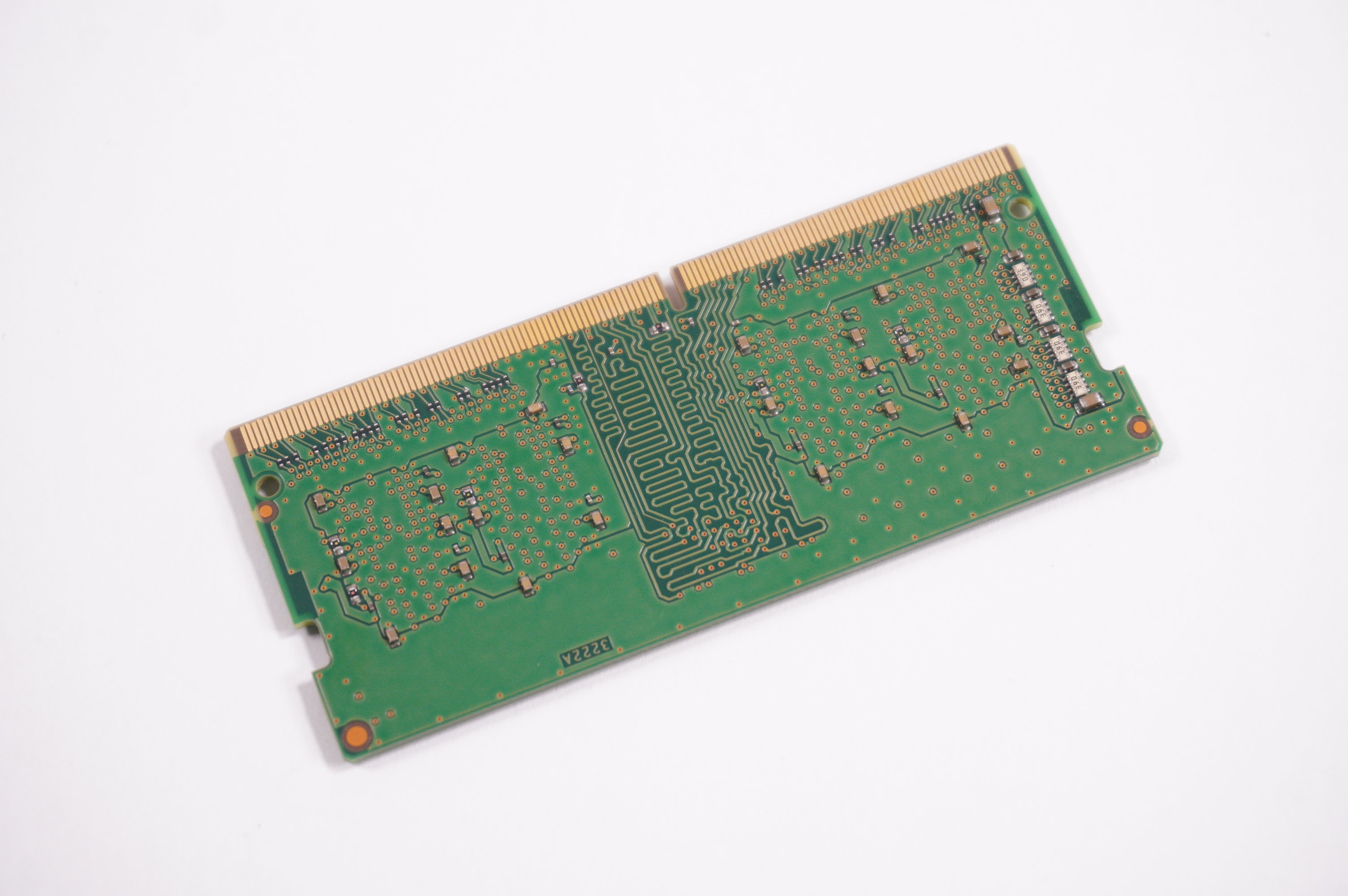 MTA4ATF1G64HZ Micron 8GB PC4-3200AA 3200Mhz DDR4 SO-DIMM Memory I7710-7952WHT-PUS