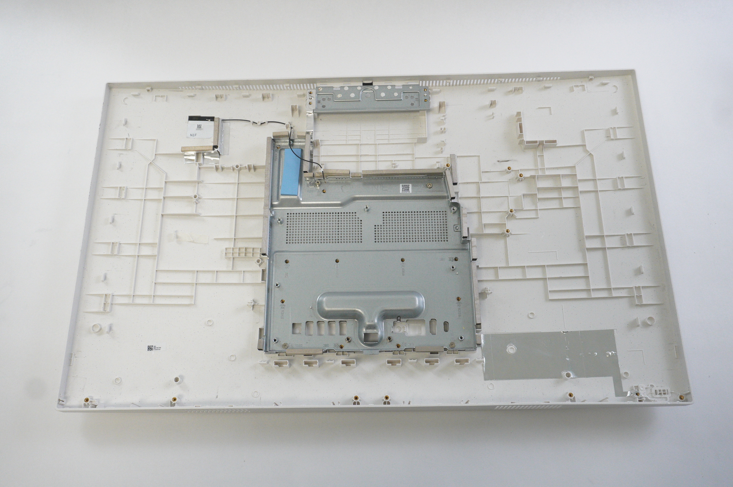 N40825-001-WHT Hp LCD Back Cover White 27-CR0034