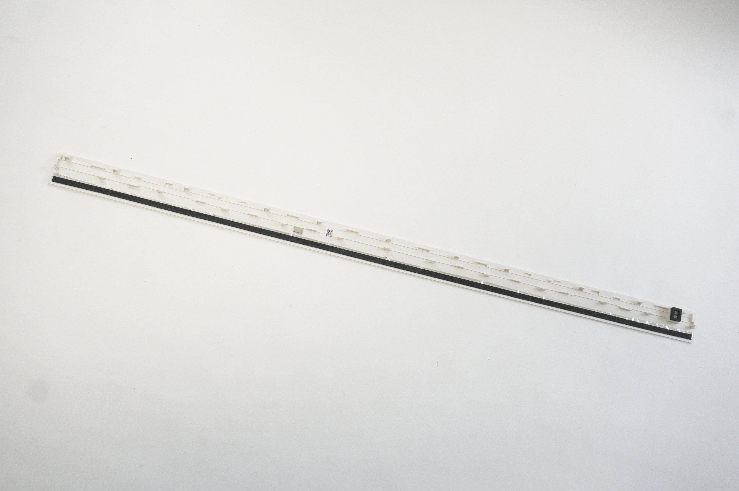 N40829-001-WT Hp Strip Frame 27-CR0034