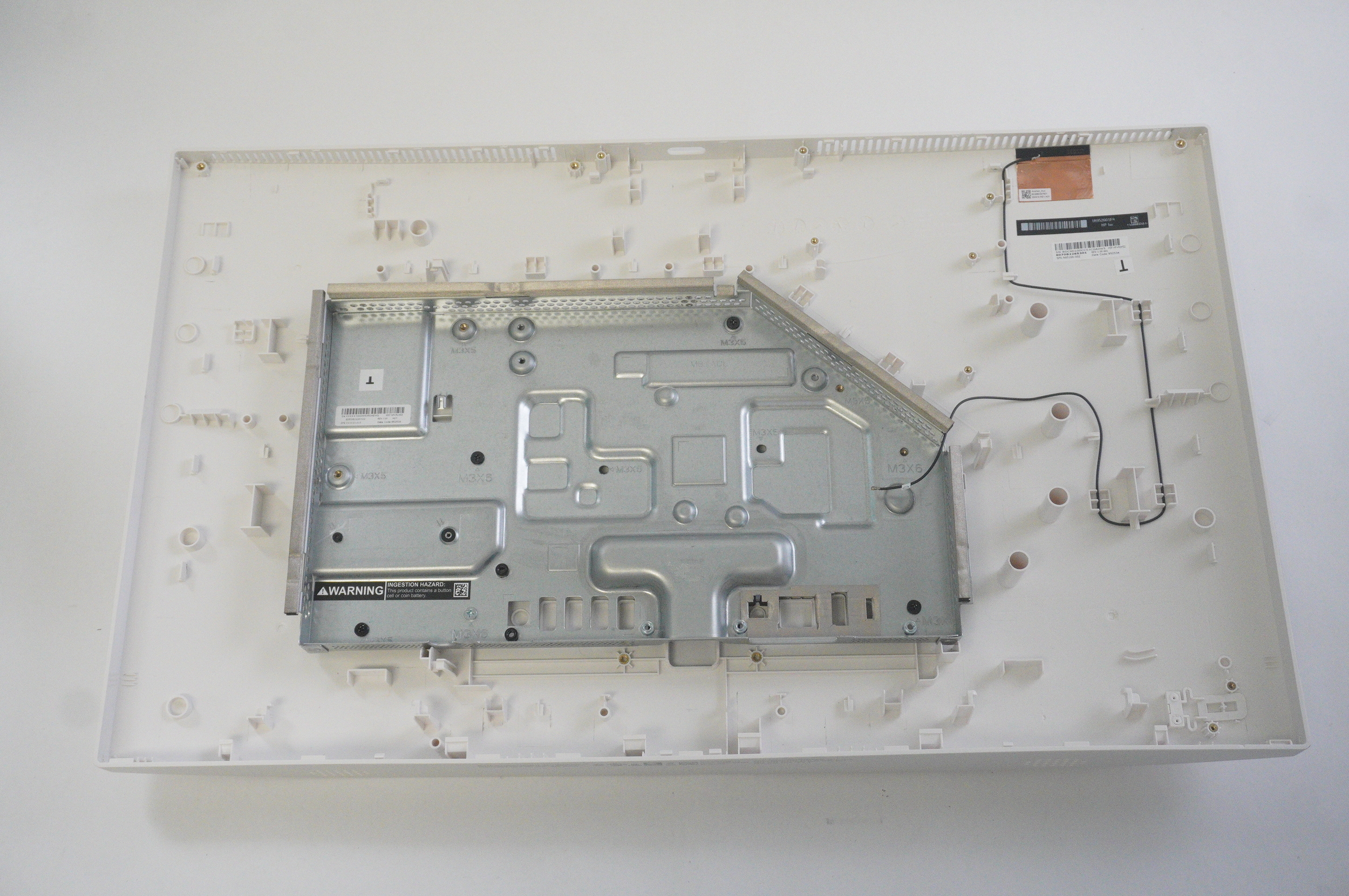 N85166 Hp REAR COVER CWH WITH DUAL ANTENNA ALISH 22-DG0024