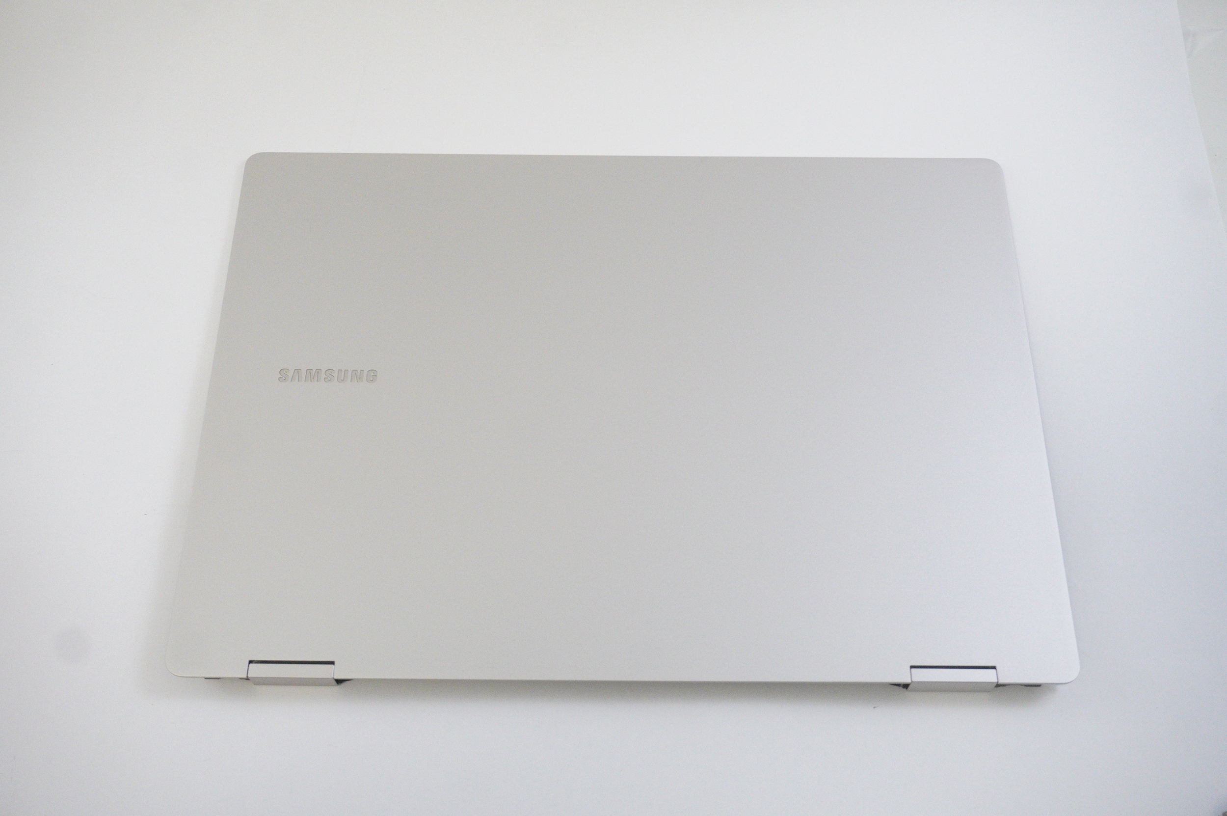 NP960QFG Samsung Samsung Galaxy Book 3 Pro 360 NP960QFG 2880 1880 Silver16 inch Top Assembly NP960QFG