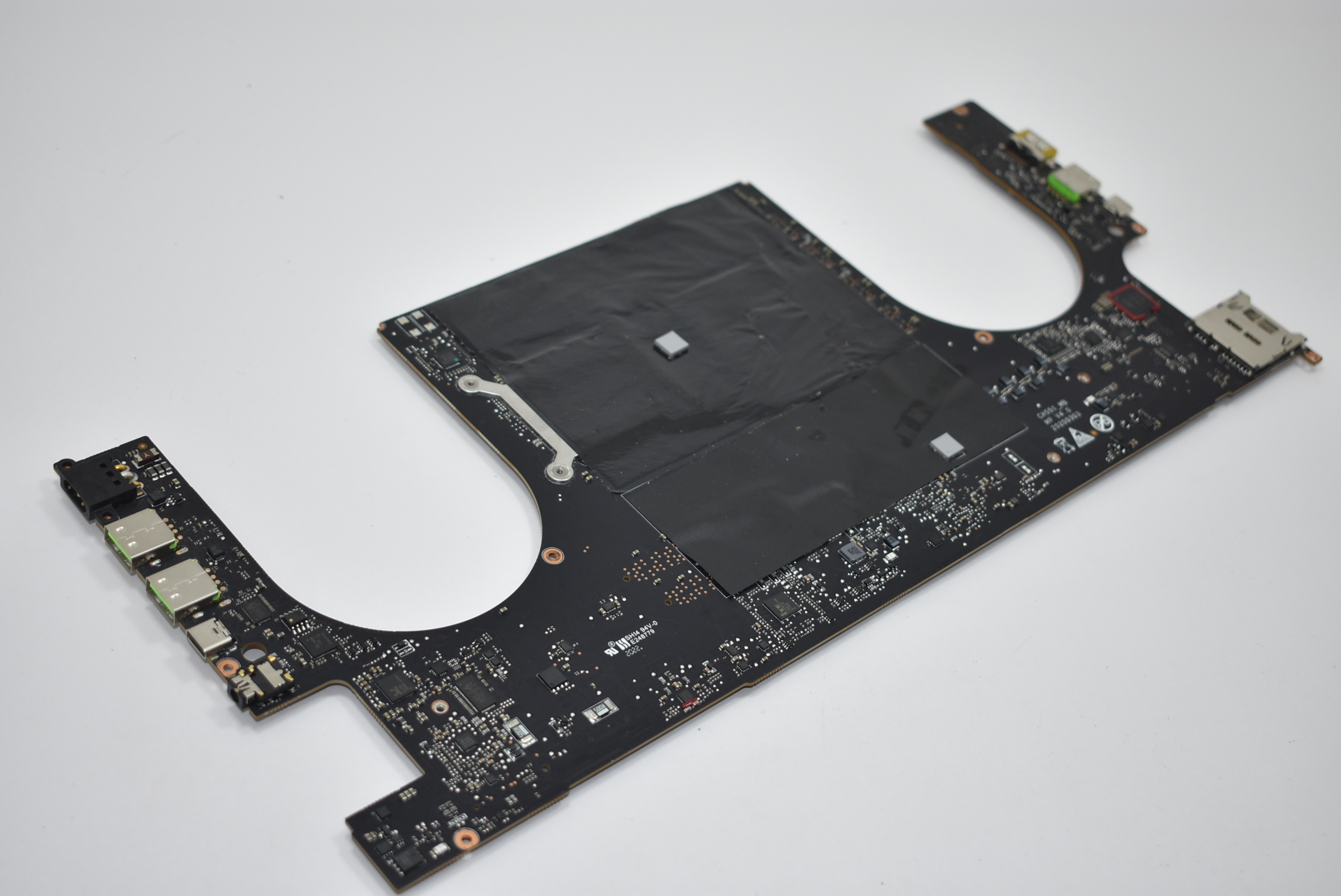 RC05-03330200-0000 Razer Intel i7-10875H RTX 2080 Motherboard RZ09-03305E53-R3U1