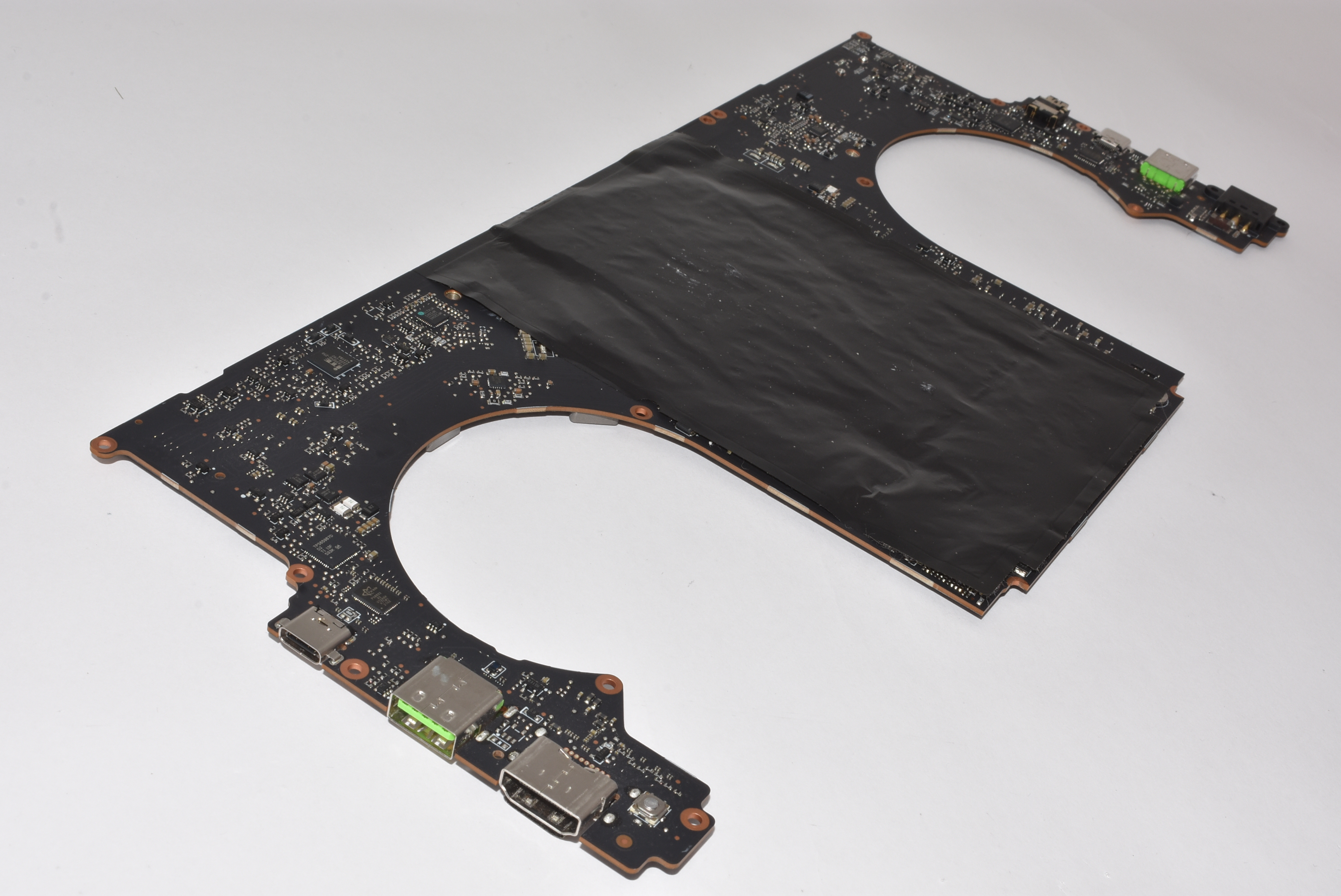 RC05-03600300-0000 Razer AMD Ryzen 9 5900HX RTX3080 Motherboard RZ09-0370CEA3-R3U1