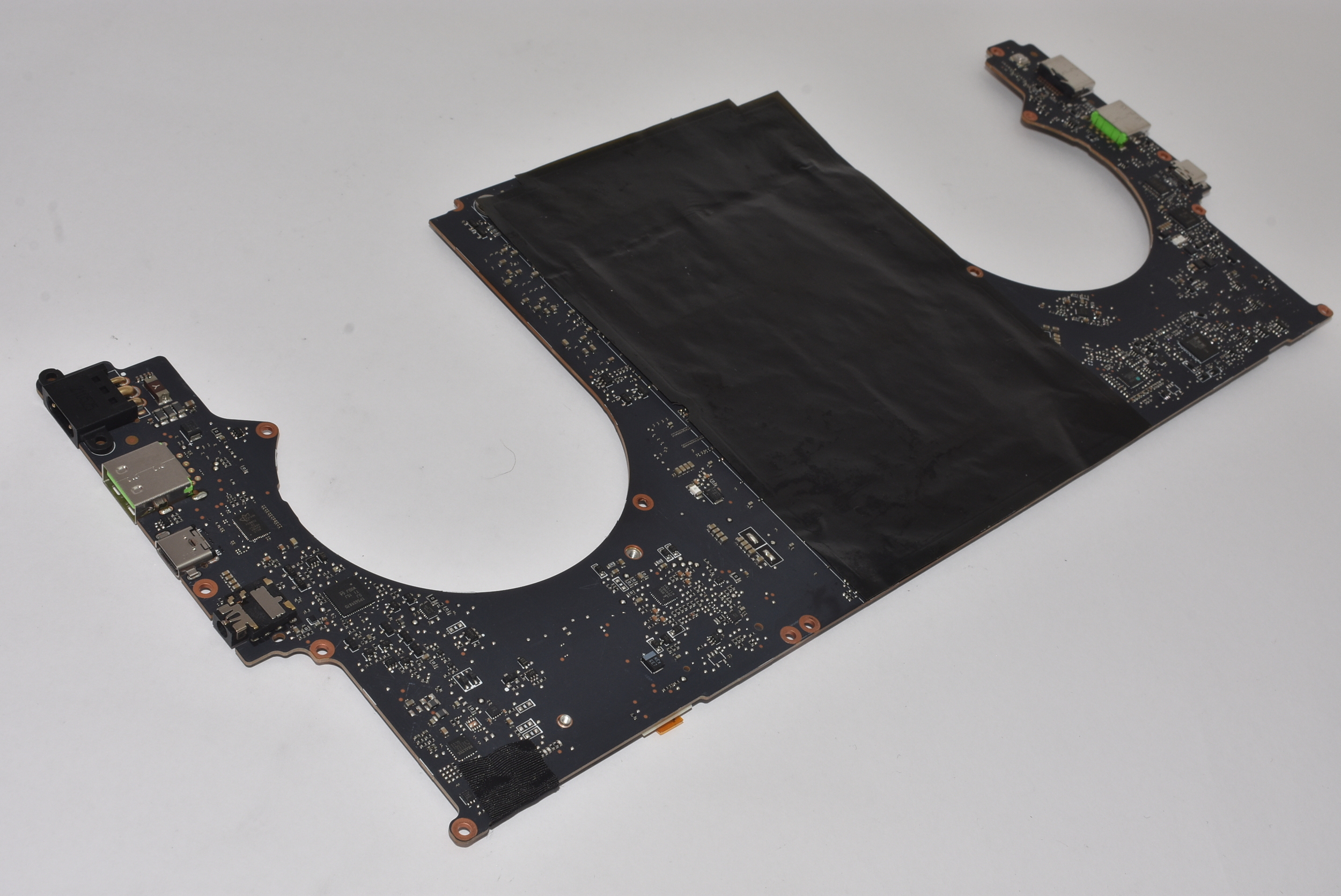 RC05-03820200-0000 Razer AMD Ryzen 9 5900HX RTX 3080 Motherboard RZ09-0427EE23-R3U1