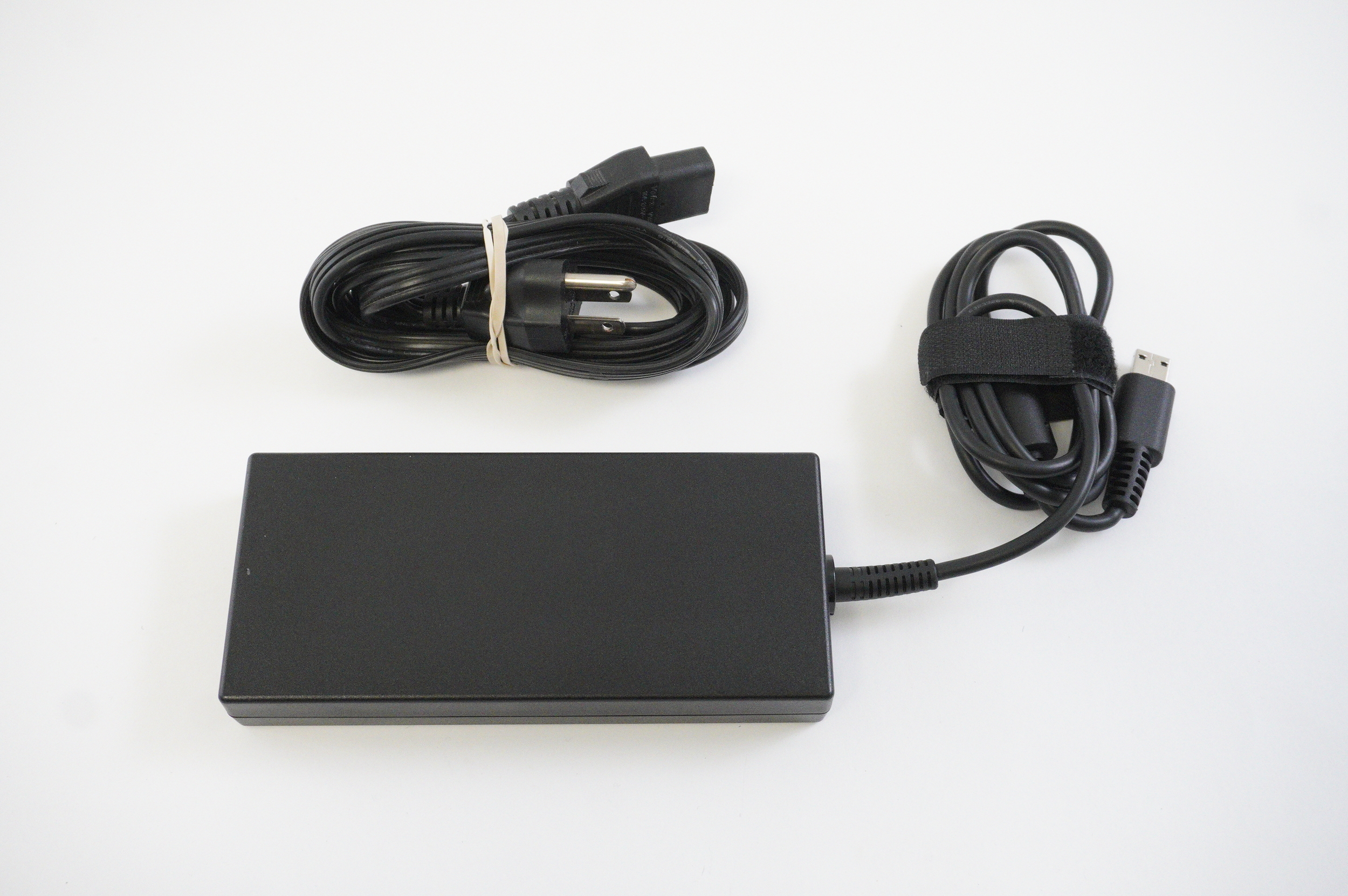 S93-0409411-C54 MSI 240WATTS 20.0 VOLTAGE 12.0AMPS AC ADAPTER STEALTHA16A3X002