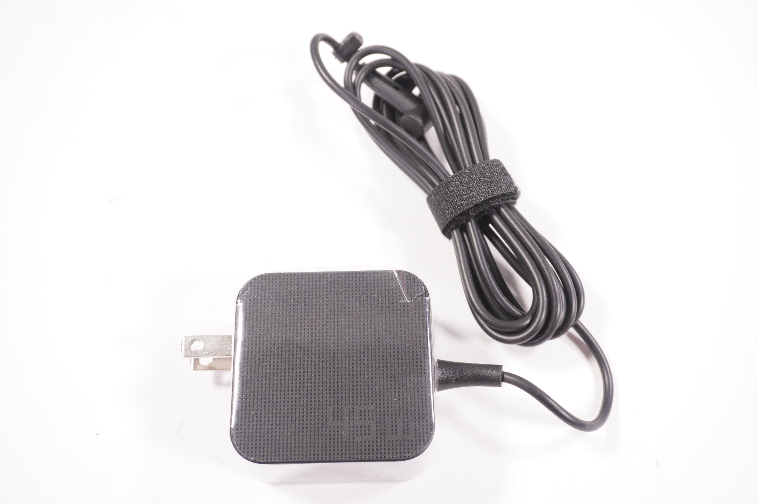 W19-045N3A Asus  45W19V 2.37a Ac Adapter