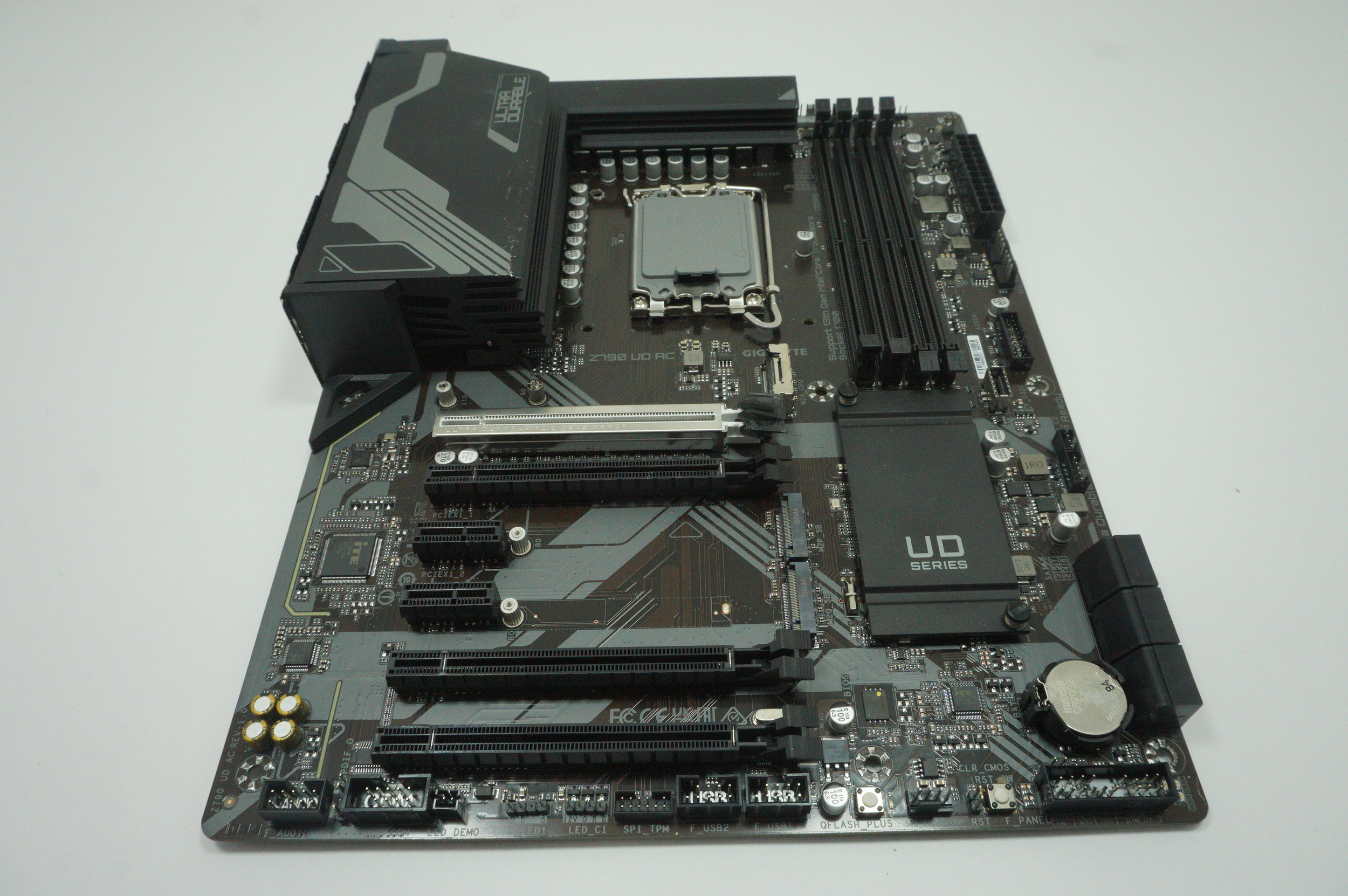 Z790UDAC GigaByte Intel Socket LGA 1700 AT  DDR5 Motherboard No IO Shield Plate