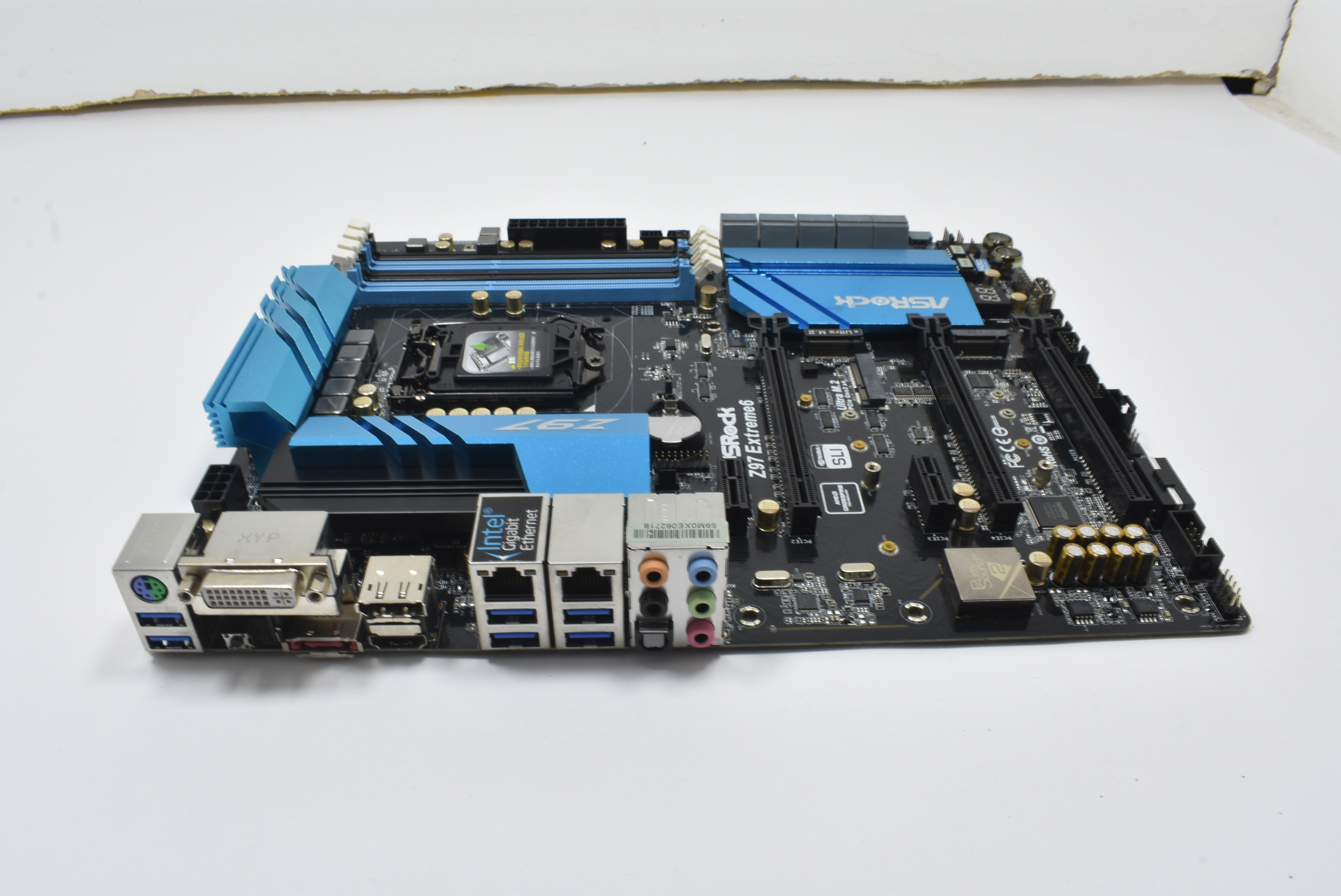 Z97-EXTREME6  Intel Socket 1150 Z97 DDR3 DIMM USB 3.0 ATX Motherboard
